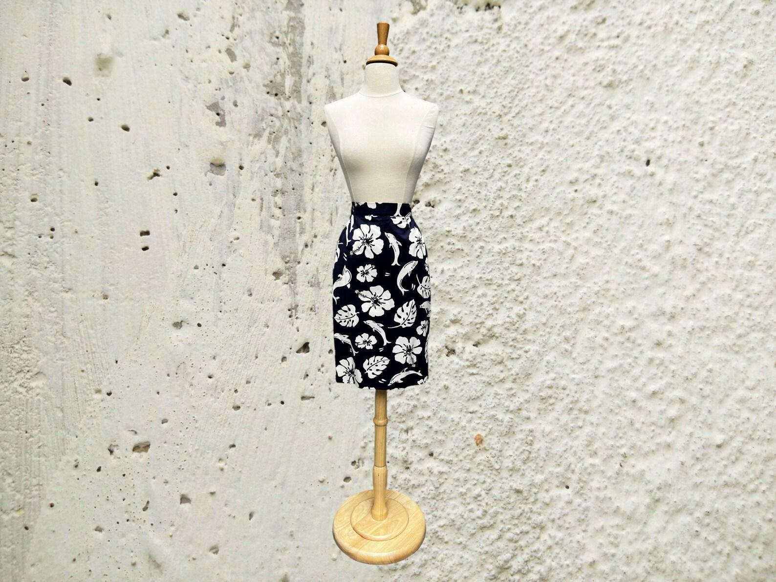 Falda lápiz con estampado tropical de Escada, circa 1994 en venta 4