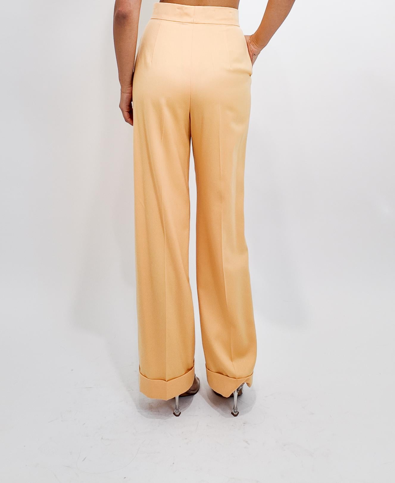 Escada Vintage Womens Pfirsich Fuchs Pelz Manschette Belted Anzug im Angebot 4