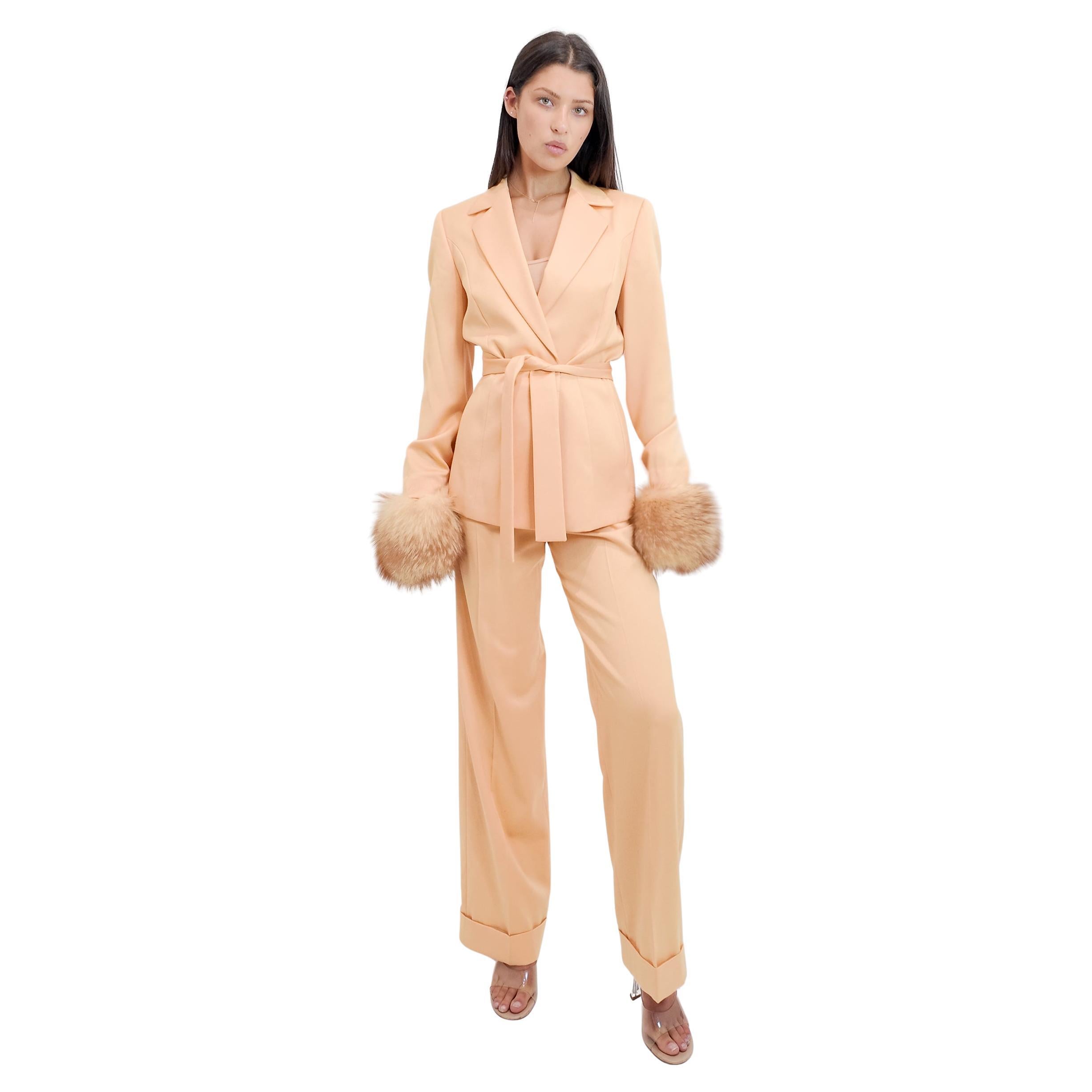 Escada Vintage Womens Pfirsich Fuchs Pelz Manschette Belted Anzug im Angebot