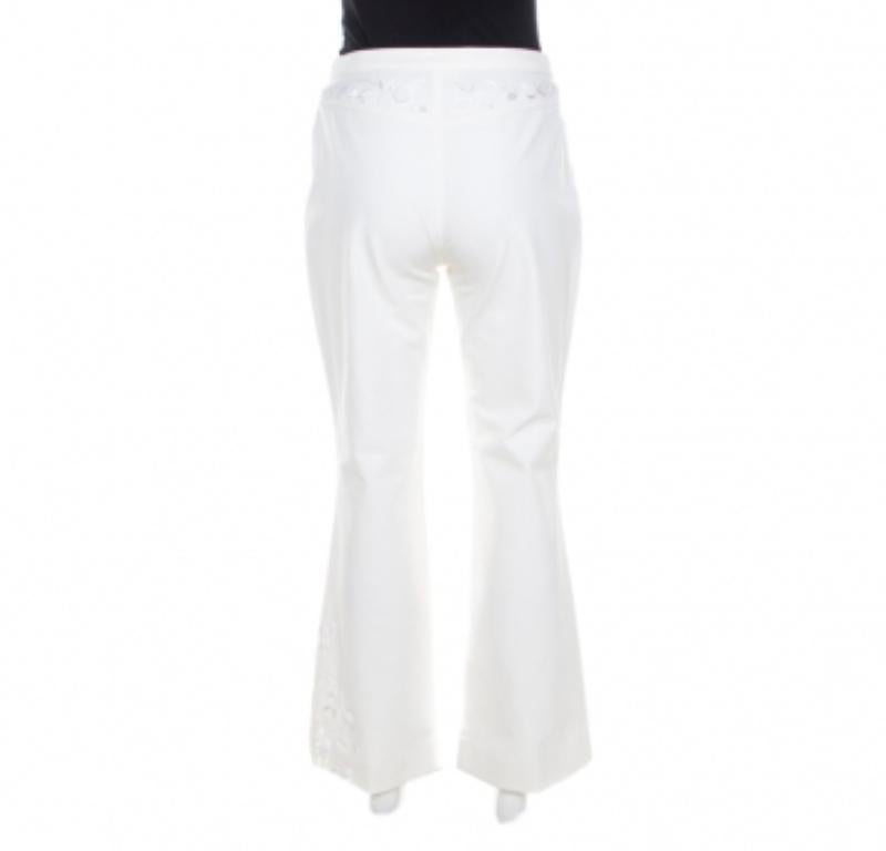 Grigio Escada Jeans svasati in cotone denim bianco con paillettes e rosette applicate M. I. in vendita