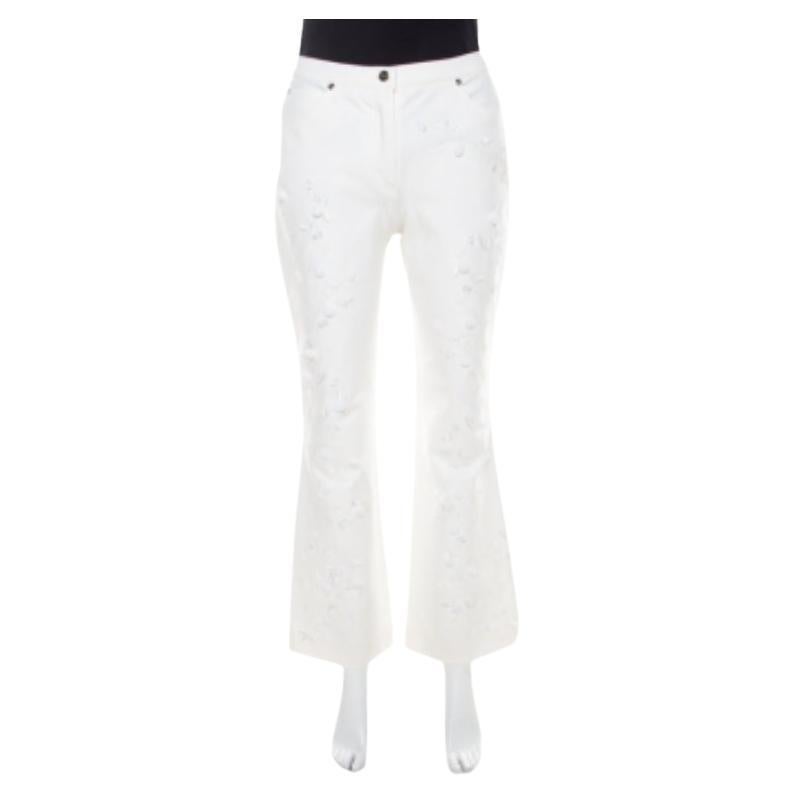 Escada Jeans svasati in cotone denim bianco con paillettes e rosette applicate M. I. in vendita