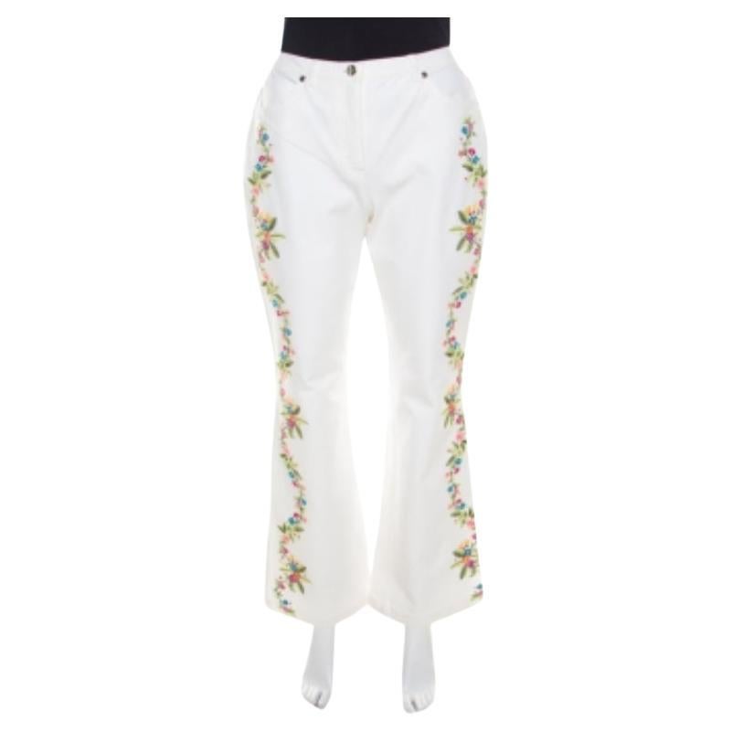 Escada Weiße ausgestellte Hose aus Baumwoll-Stoff und Stretch-Denim mit Blumenstickerei M