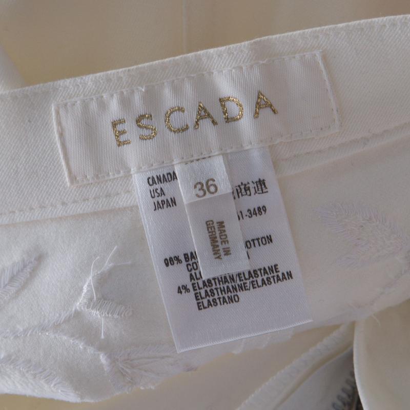 Women's Escada White Cotton Twill Denim Sequined Rosette Applique Flared Jeans M For Sale
