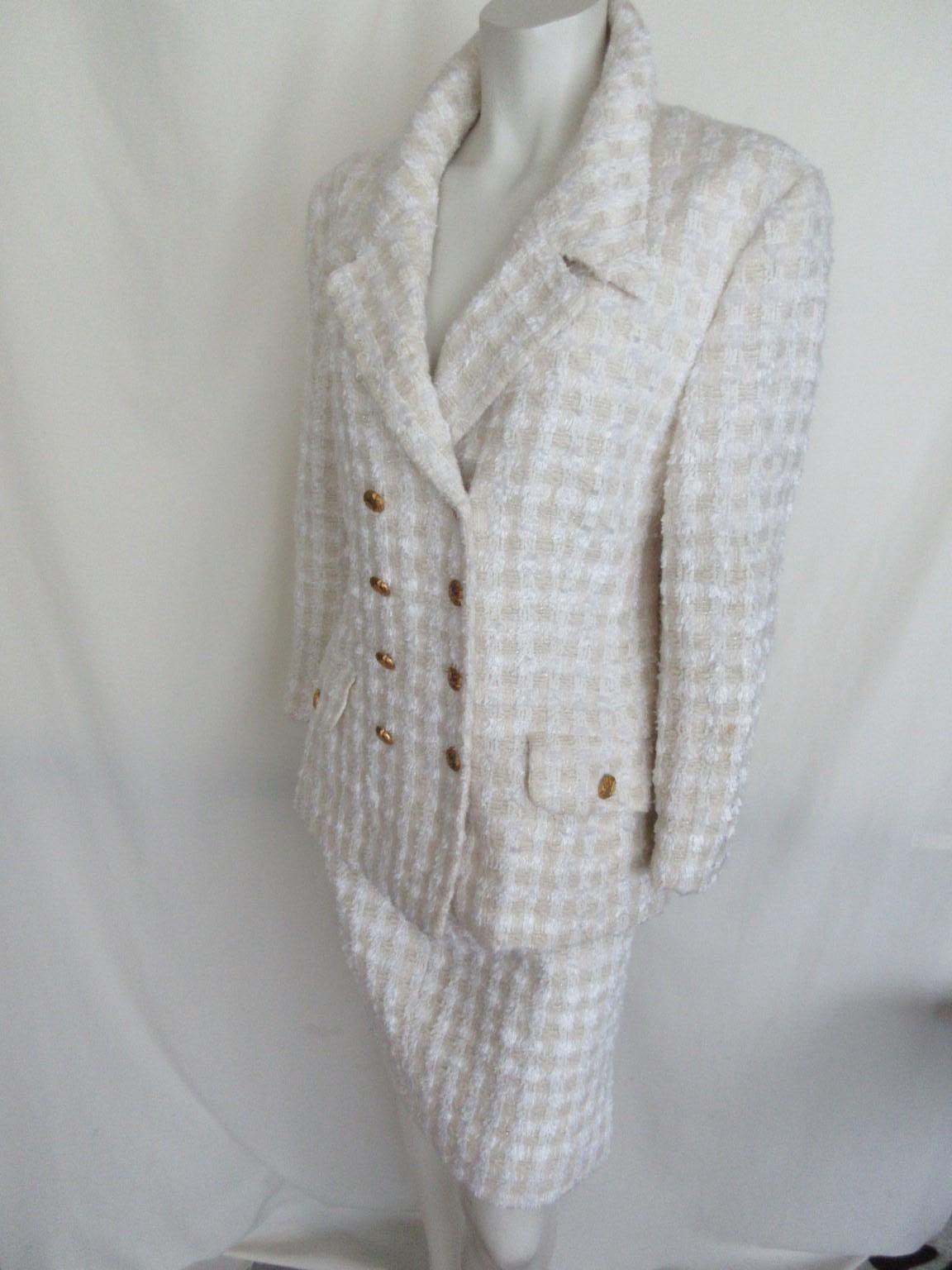Escada White Silver Wool Boucle 2 piece Blazer Skirt In Good Condition For Sale In Amsterdam, NL