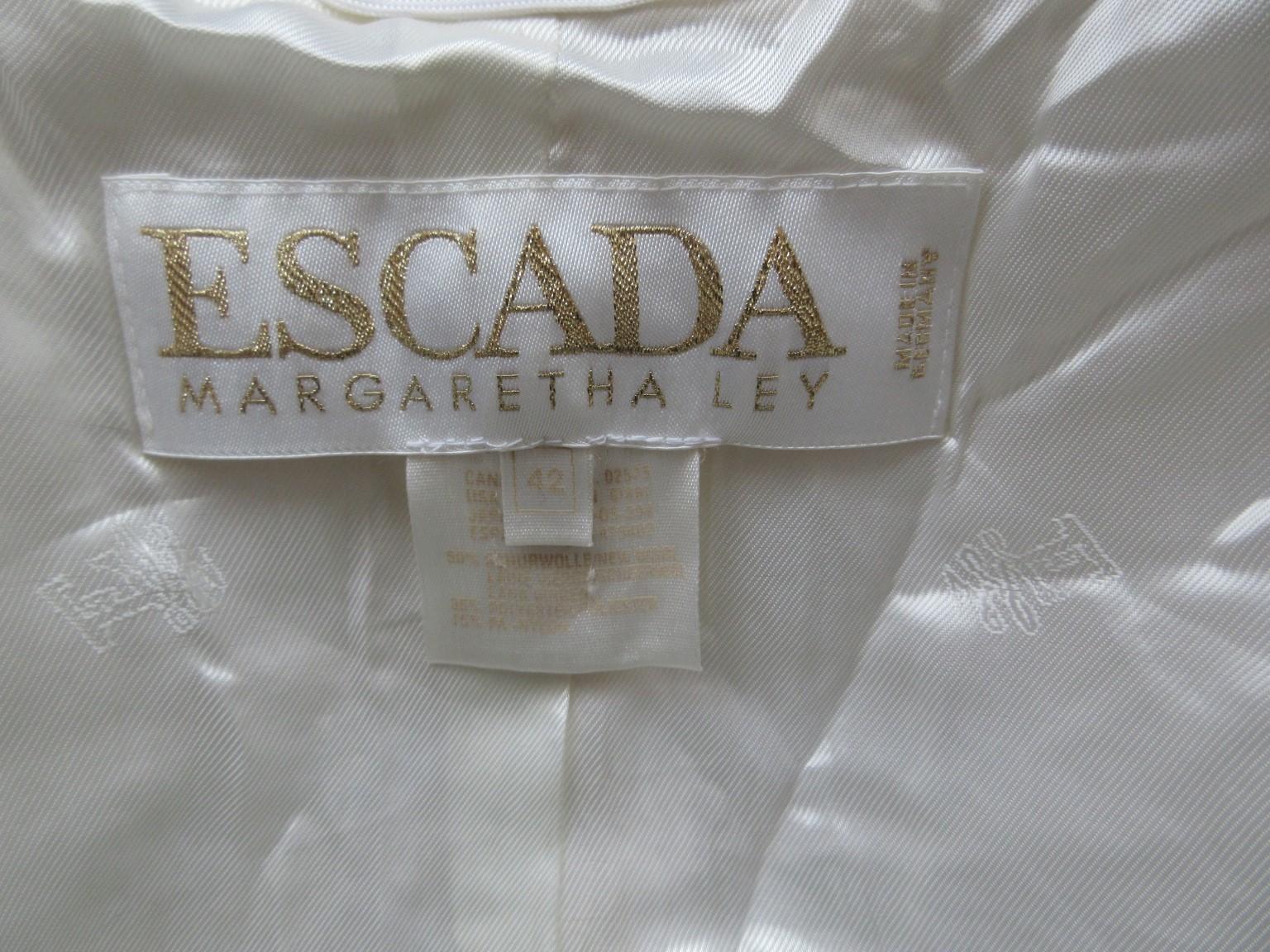 Escada White Silver Wool Boucle 2 piece Blazer Skirt For Sale 3