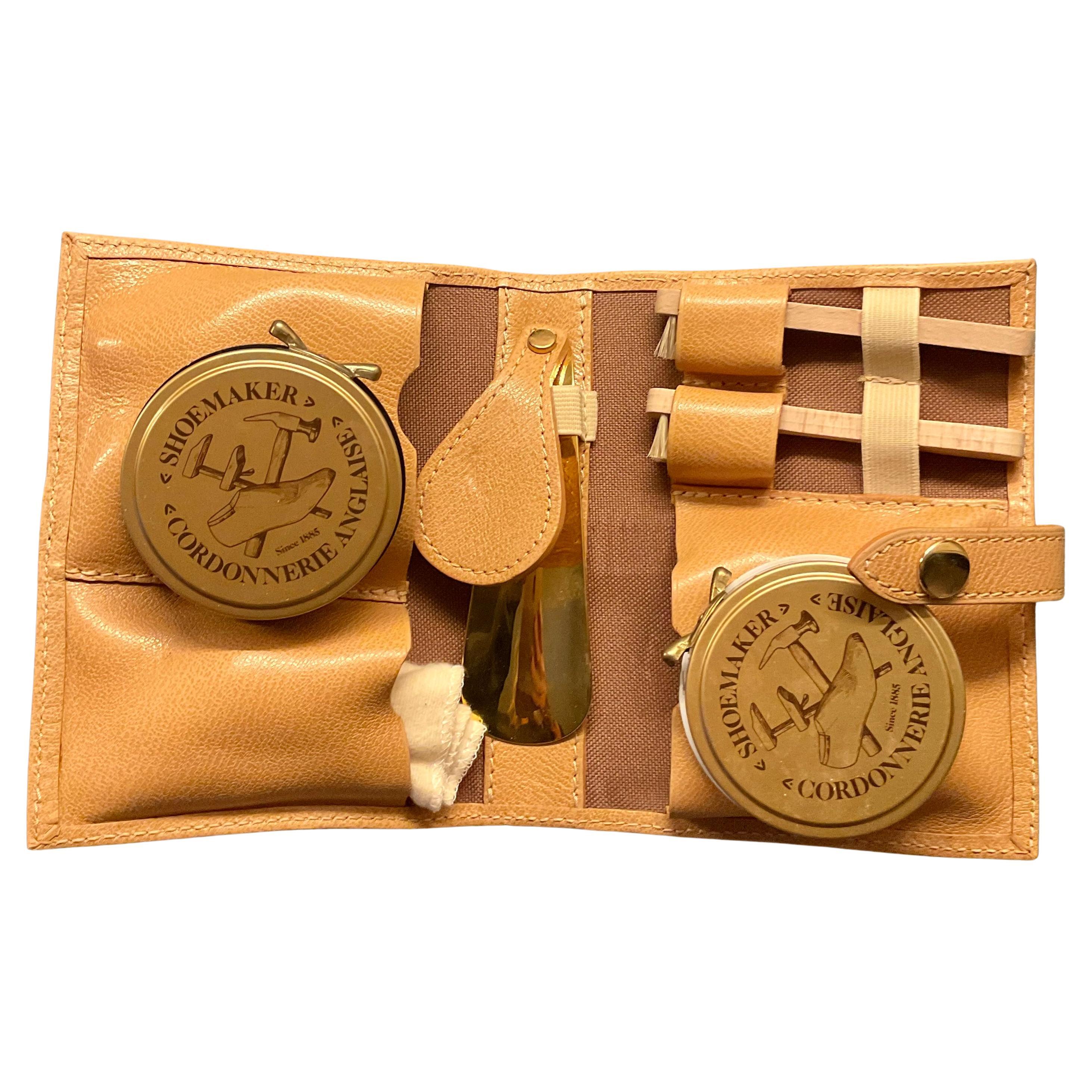 Escada x La Cordonnerie Anglaise Paris Set da viaggio per la cura delle scarpe in pelle di lusso