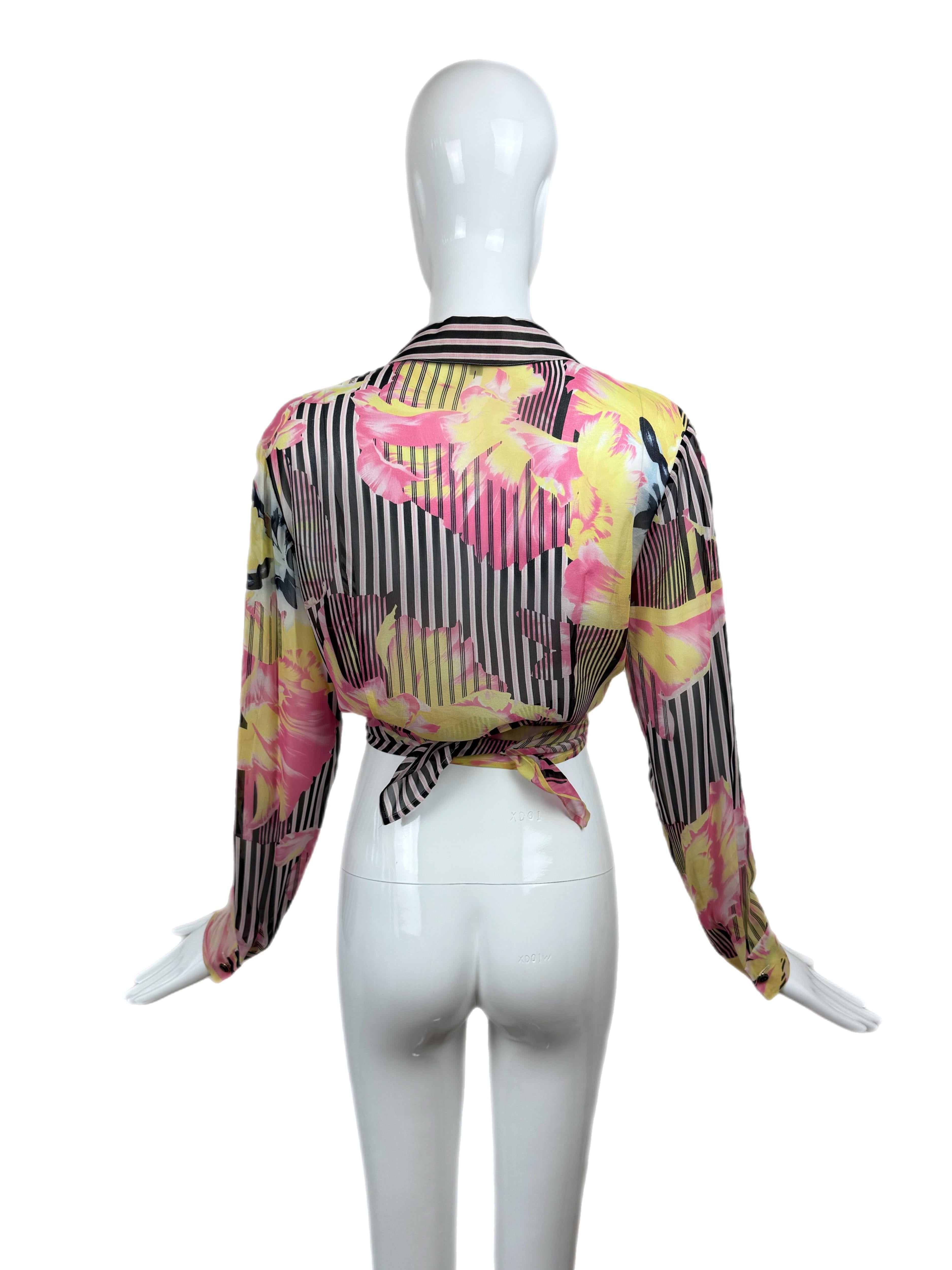 ESCADA Y2K Vintage Seide Buntes Cropped Bluse Nadelstreifen Floral (Grau) im Angebot