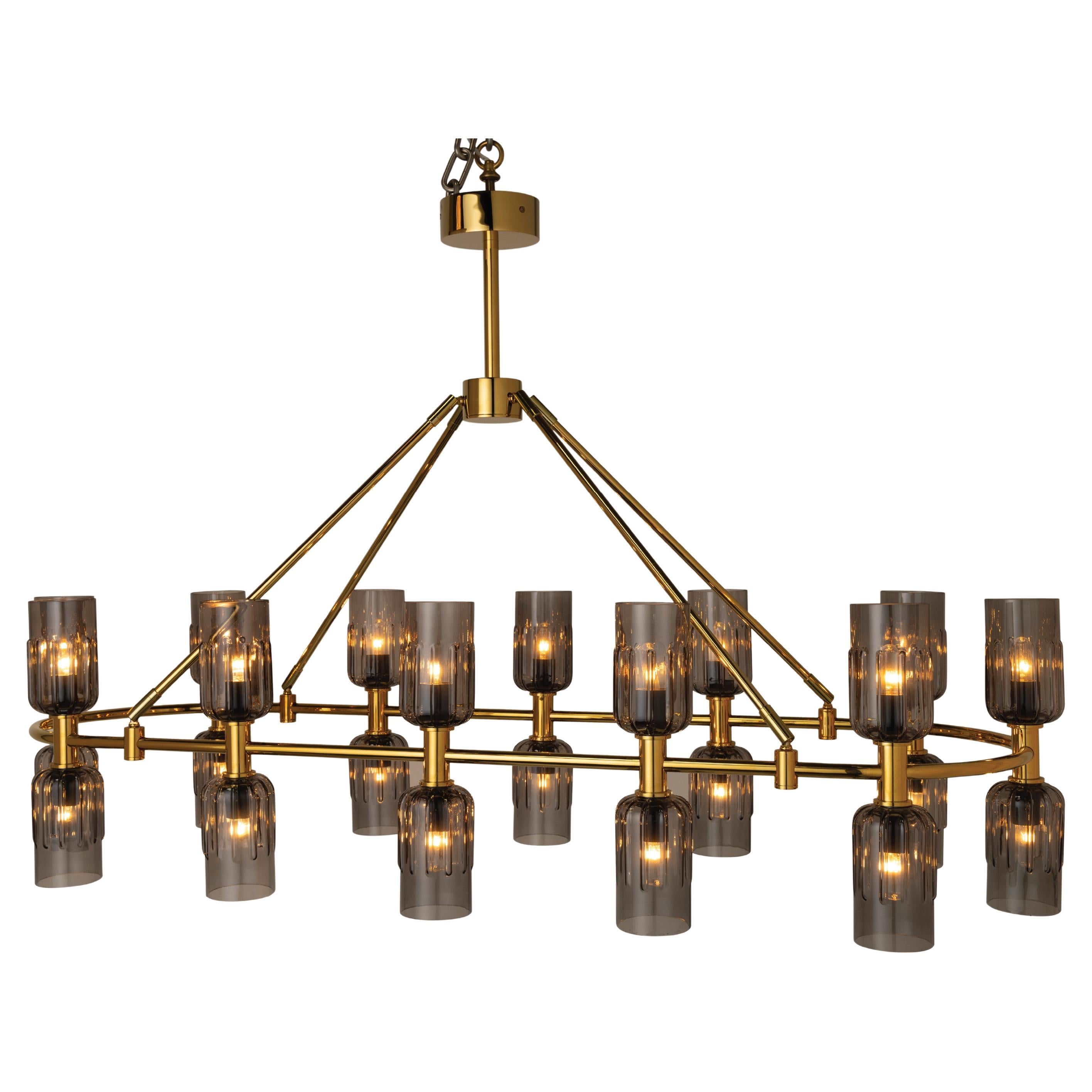 ESCALADE Kronleuchter 53" - Gestapelte, mundgeblasene Glasschirme von LUXE
