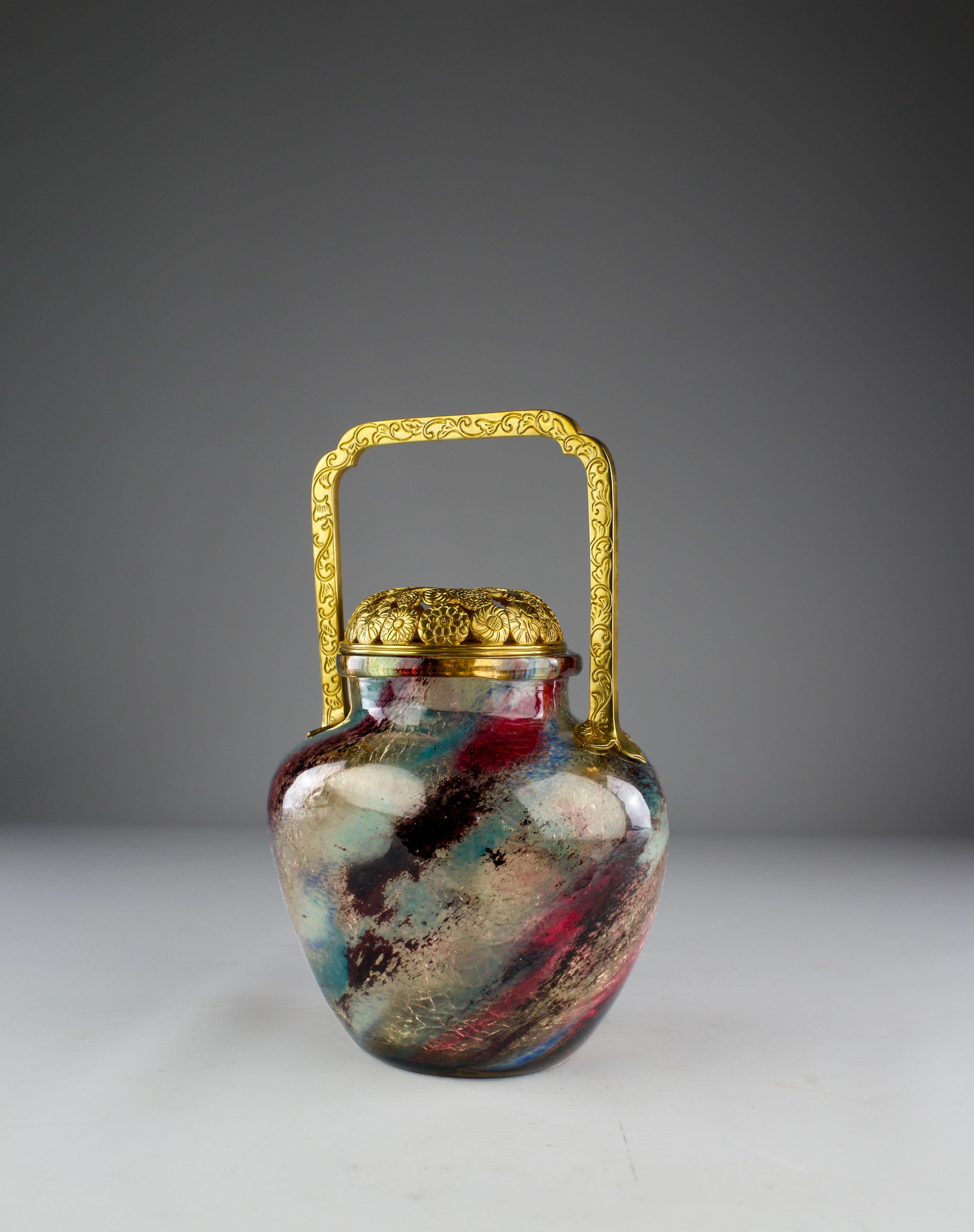 Fine XIX secolo Escalier de Cristal x E. Leveille & E. Rousseau, Vaso di crisantemi per pot-pourri in vendita