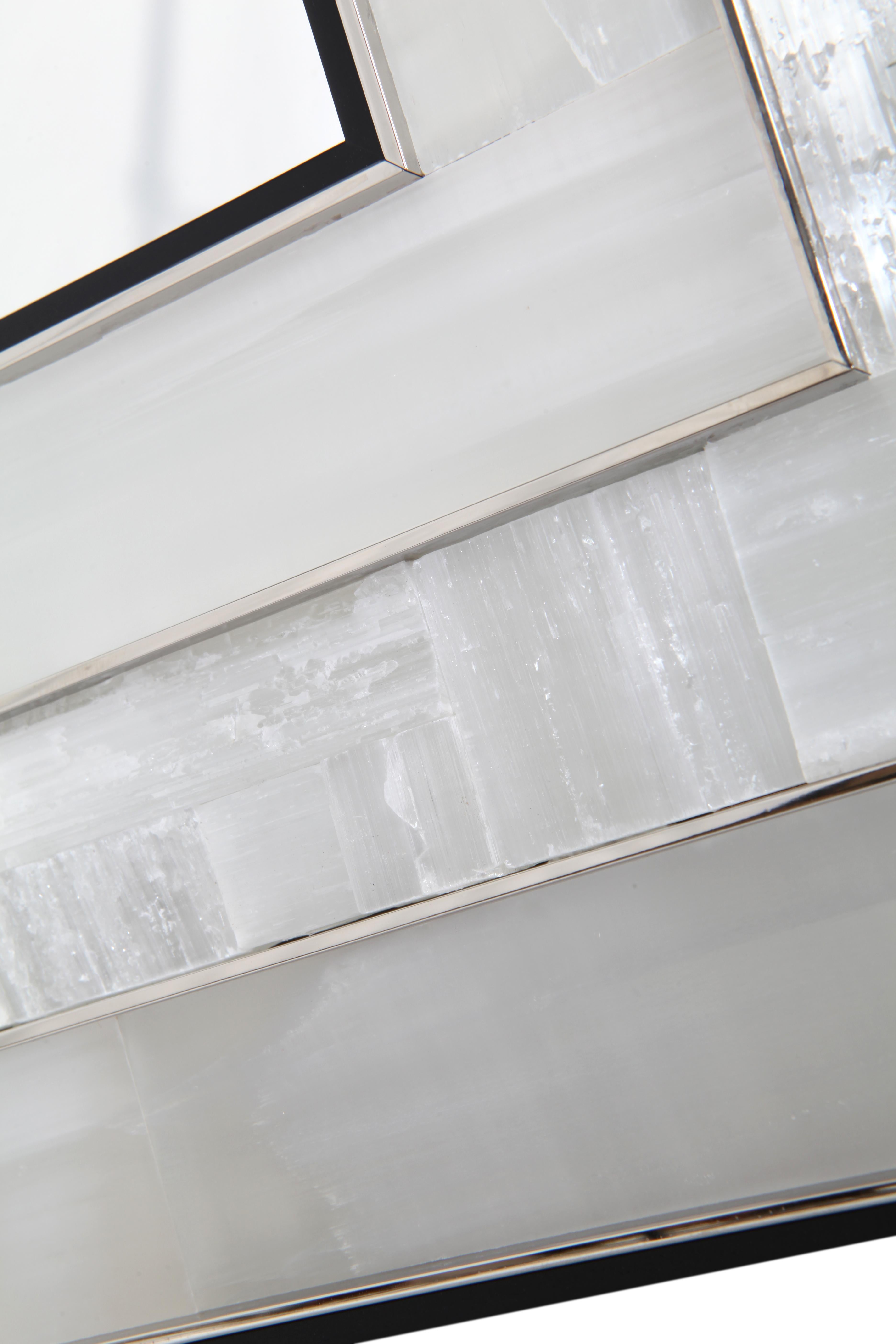 Escalier-Spiegel mit Selenit, Holzfurnier und Nickel-Details im Zustand „Gut“ im Angebot in London, GB
