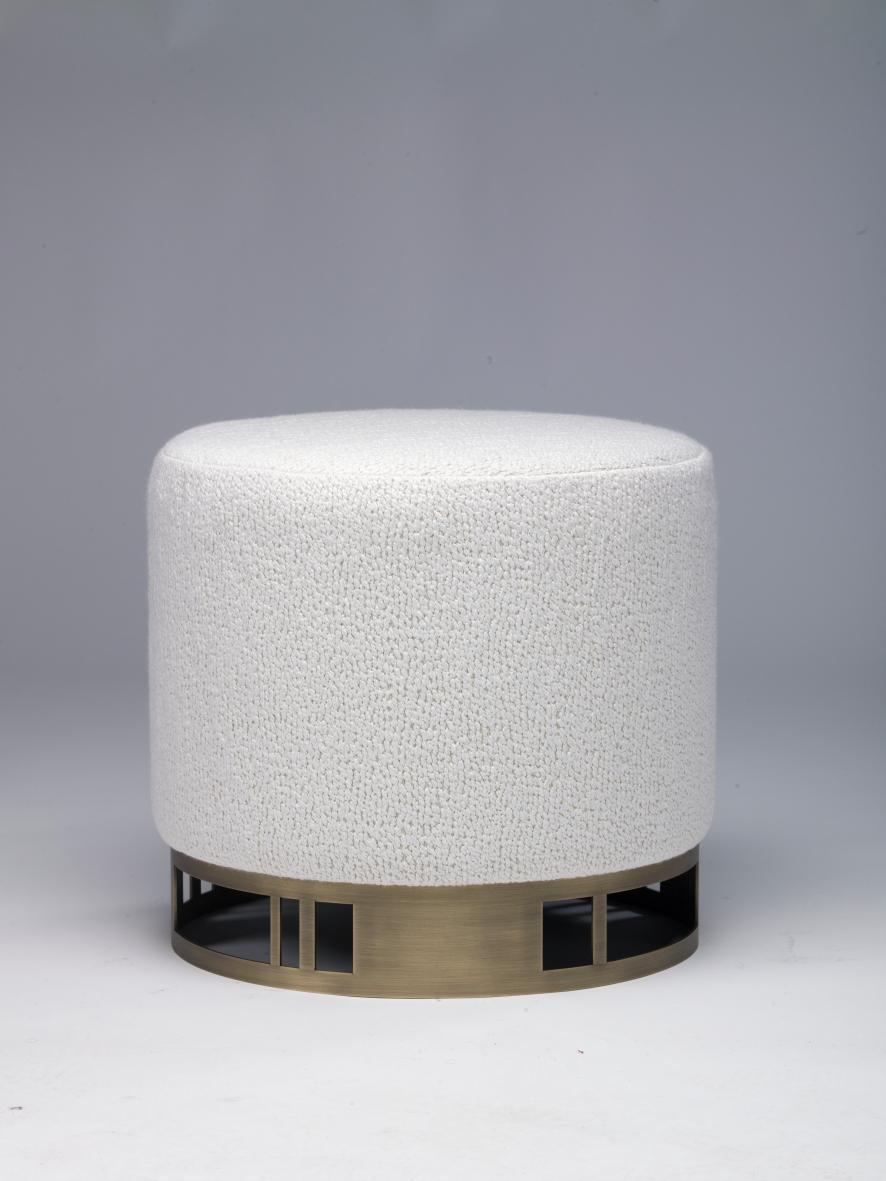 Escape Hocker, in Hellbronze, handgefertigt in Portugal von Duistt (Moderne der Mitte des Jahrhunderts) im Angebot