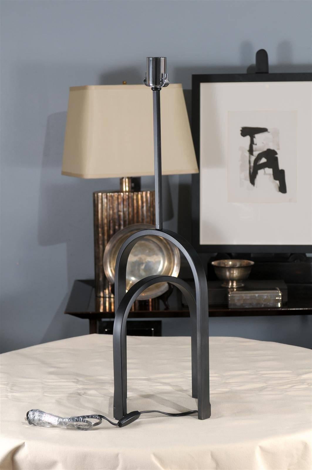 Escher Tischlampe (Metall)