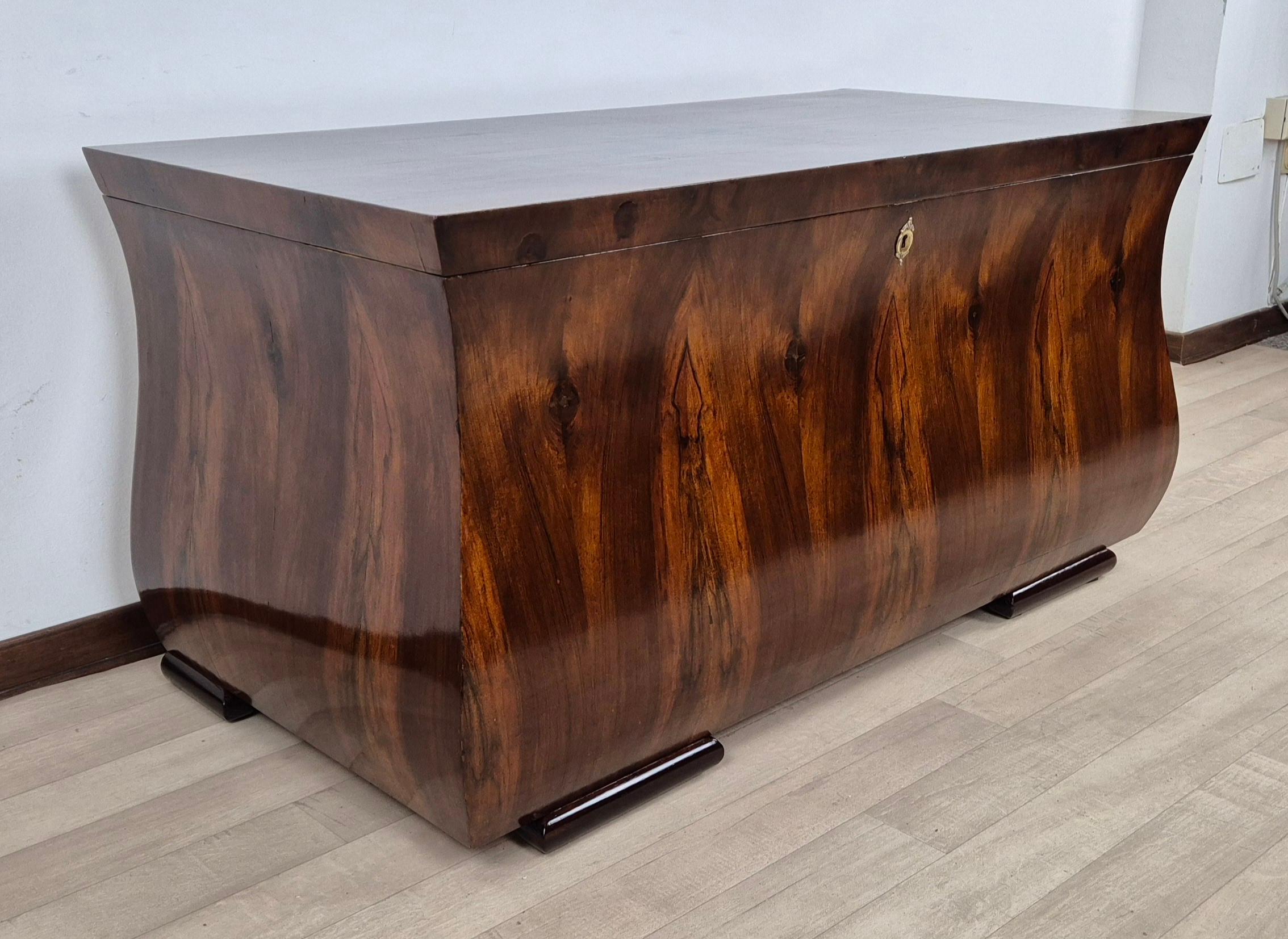 Exclusive Tuscan Art Deco Chest 1939 In Excellent Condition In Mariano Del Friuli, GO