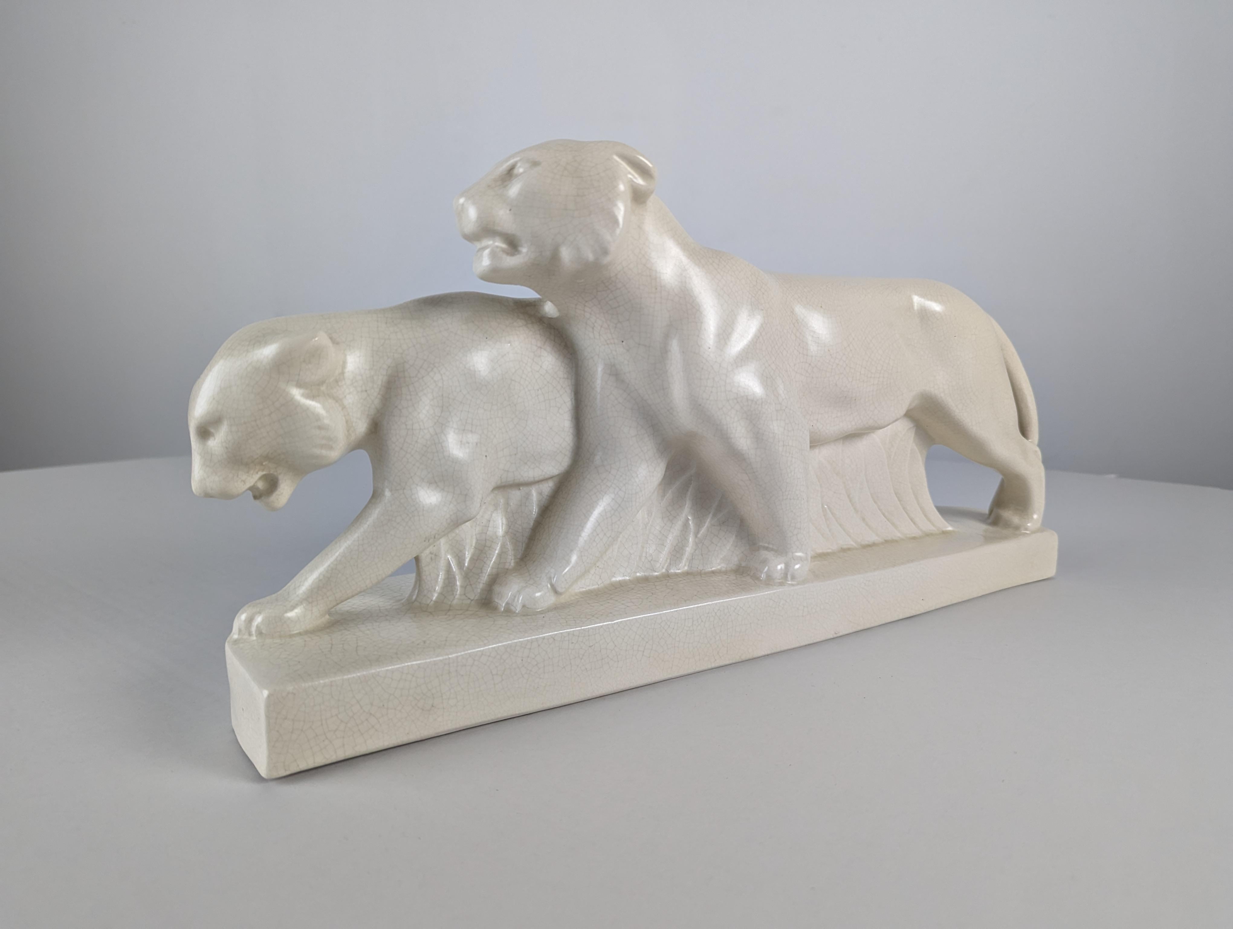 French Escultura animal Art Deco de leones, 1920s For Sale