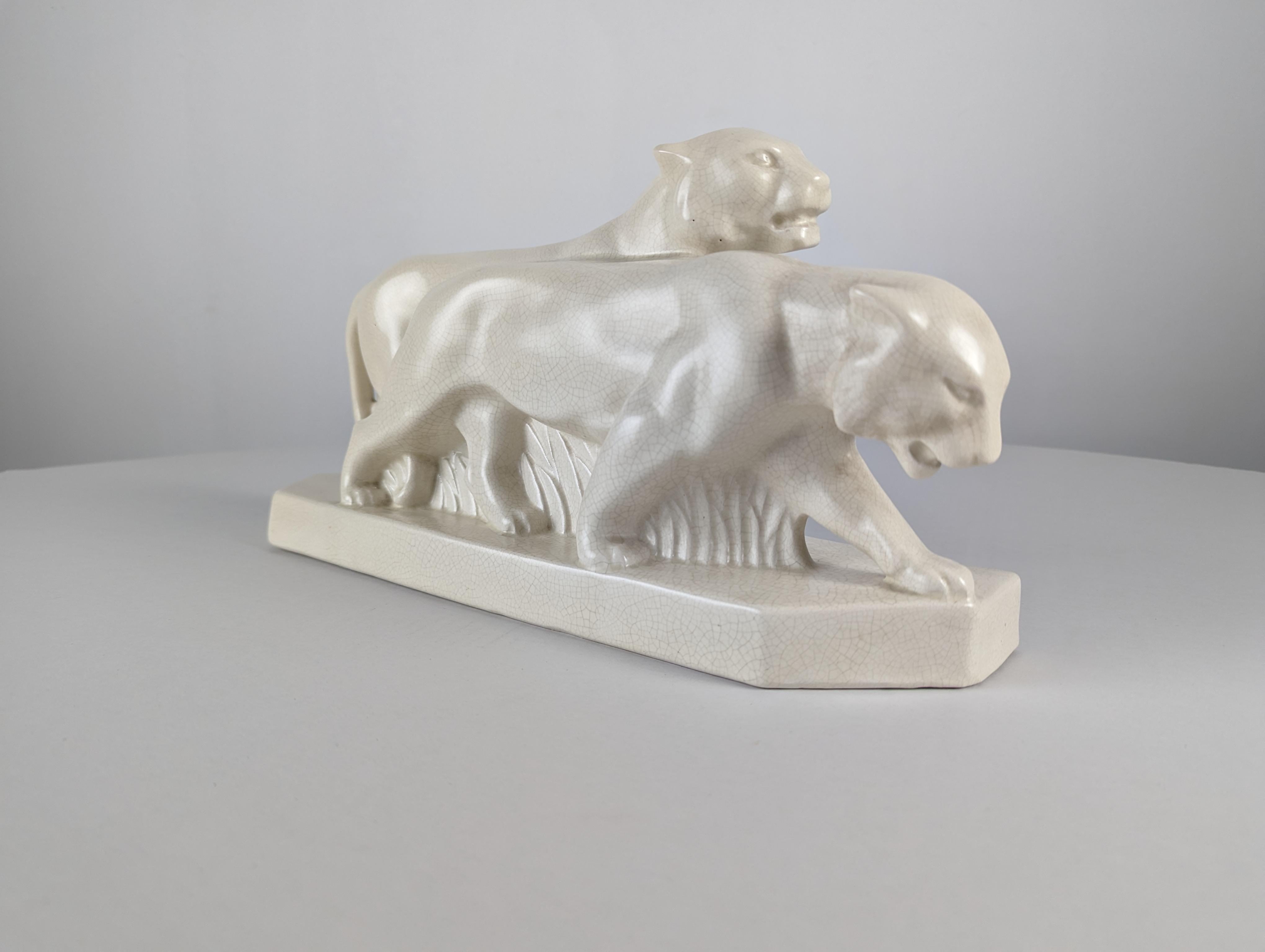 French Escultura animal Art Deco de leones, 1920s For Sale