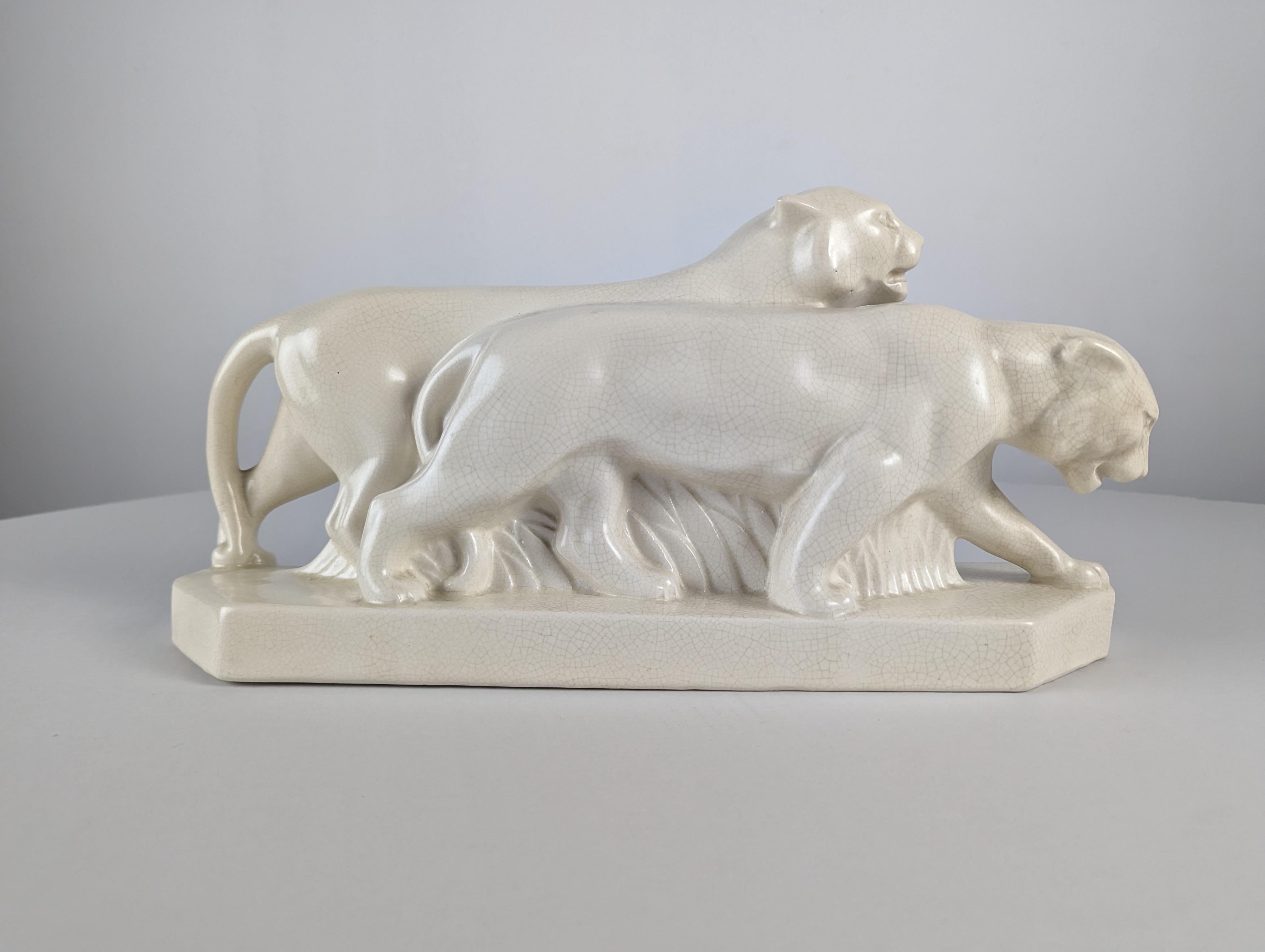 Ceramic Escultura animal Art Deco de leones, 1920s For Sale