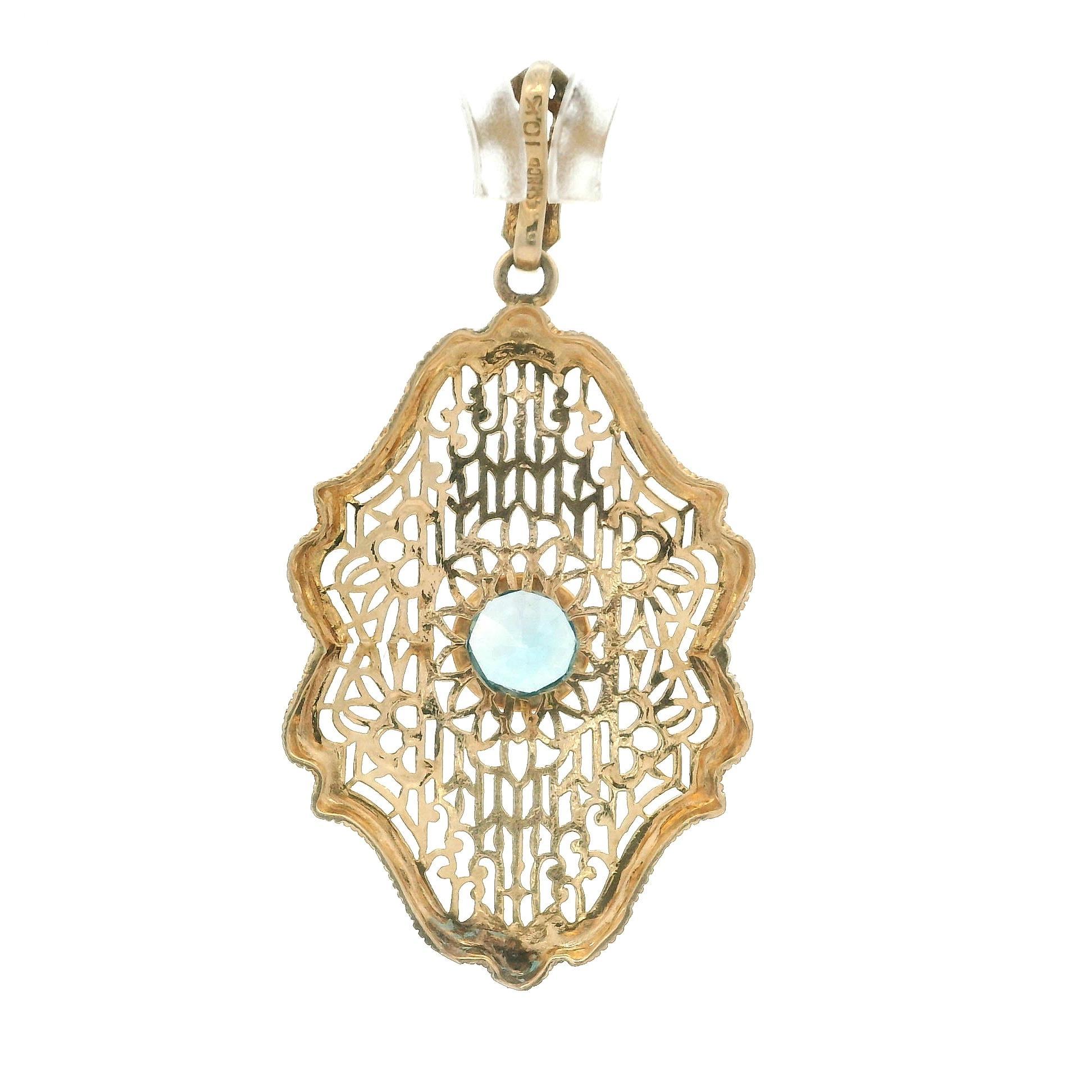 Taille brillant Esemco Or Jaune 10k Pendentif Filigrane Milgrain avec Zircon Bleu au centre et lunette 1ct en vente