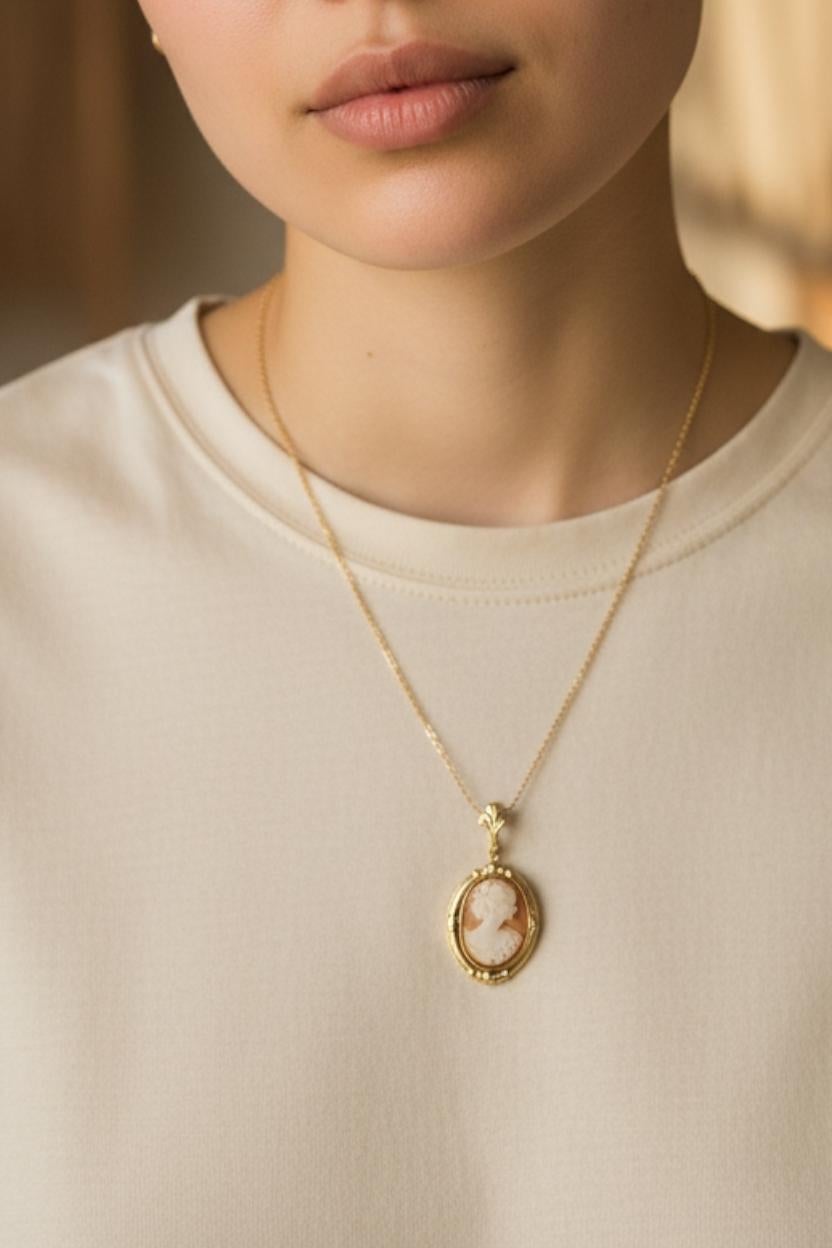 Esemco 10K Yellow Gold Cameo Pendant #24145 In Good Condition For Sale In Washington Depot, CT