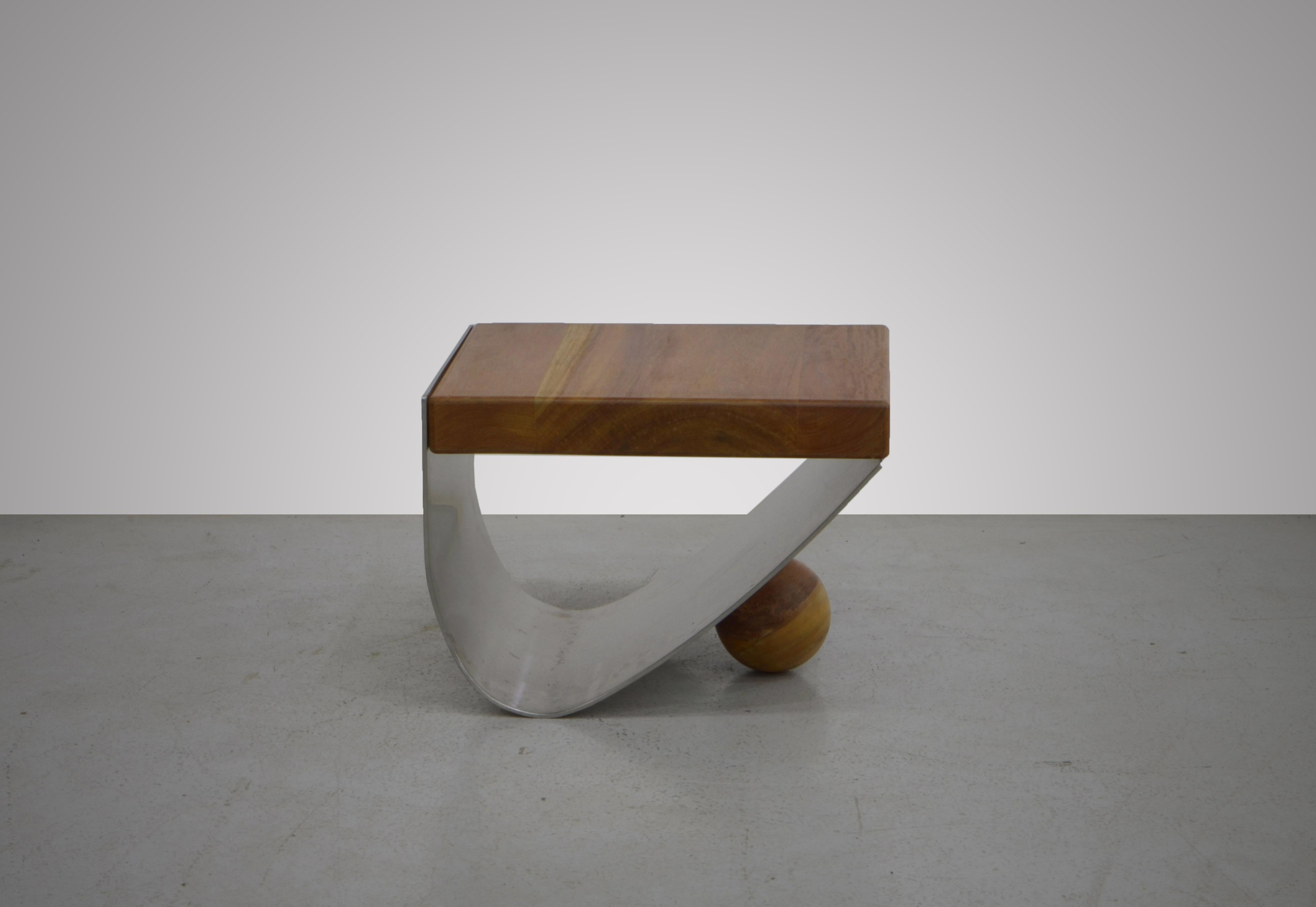 Tabouret Esfera de Rodrigo Ohtake, design contemporain brésilien Excellent état - En vente à Sao Paulo, SP