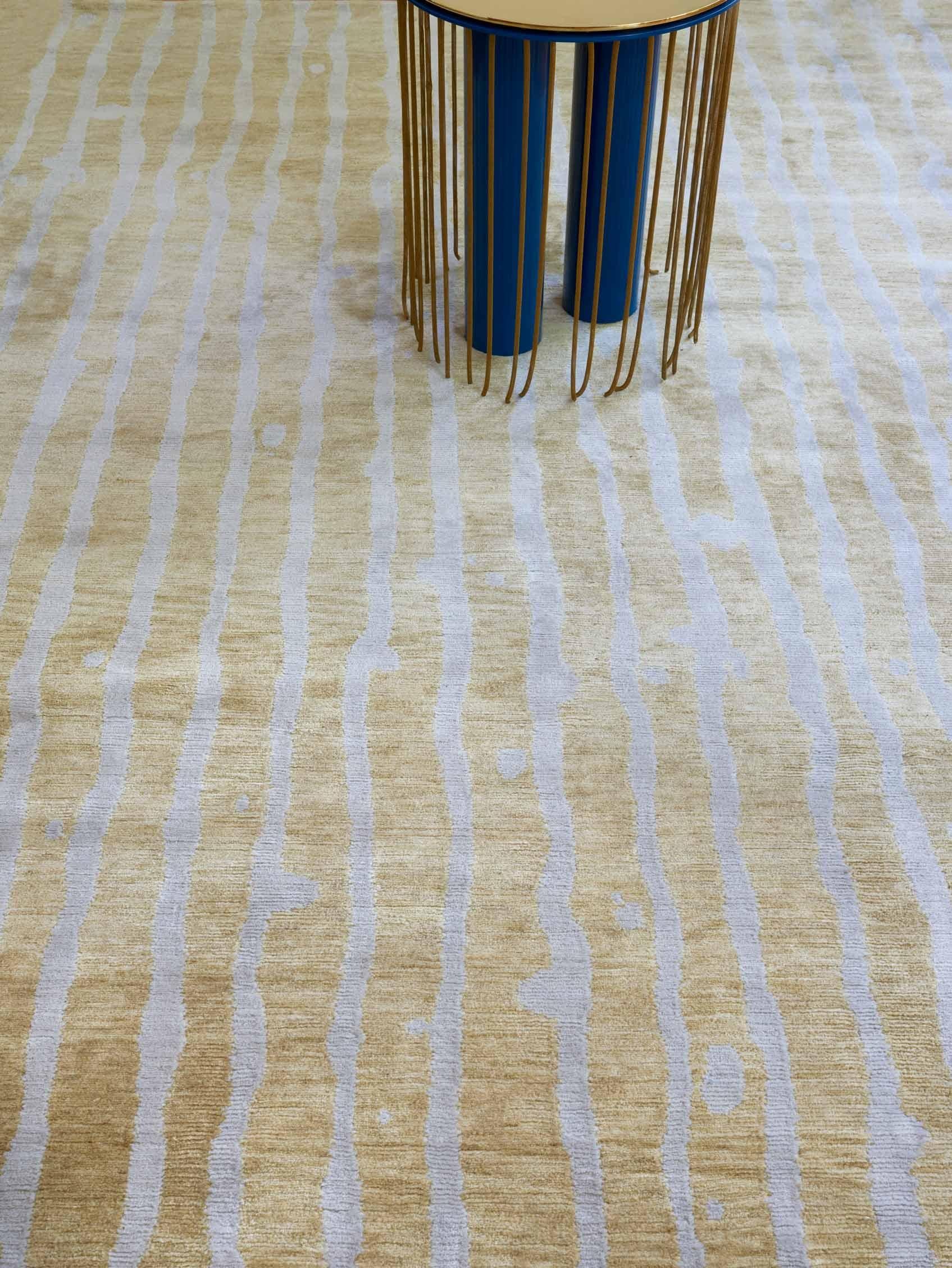 Motif du tapis : Drippy Stripe - Sage
MATERIAL : 100% laine mérinos
Qualité : Tissage croisé tibétain, tissé à la main 
Taille : 5'-0