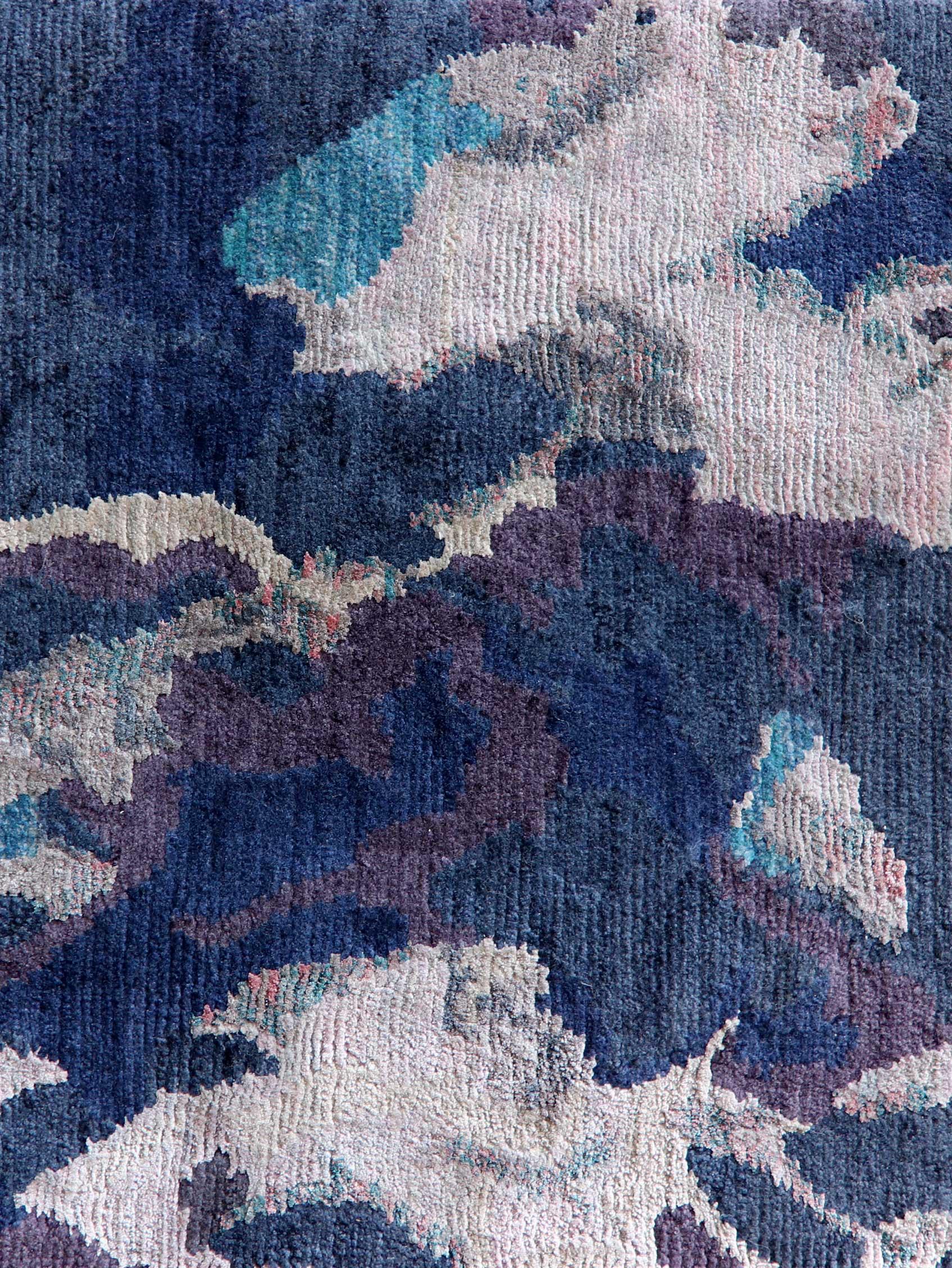 Rug pattern: Huerfano - Navy
Material: 50% Merino Wool / 50% Silk
Quality: Tibetan Cross Weave, handwoven 
Size: 9’-0