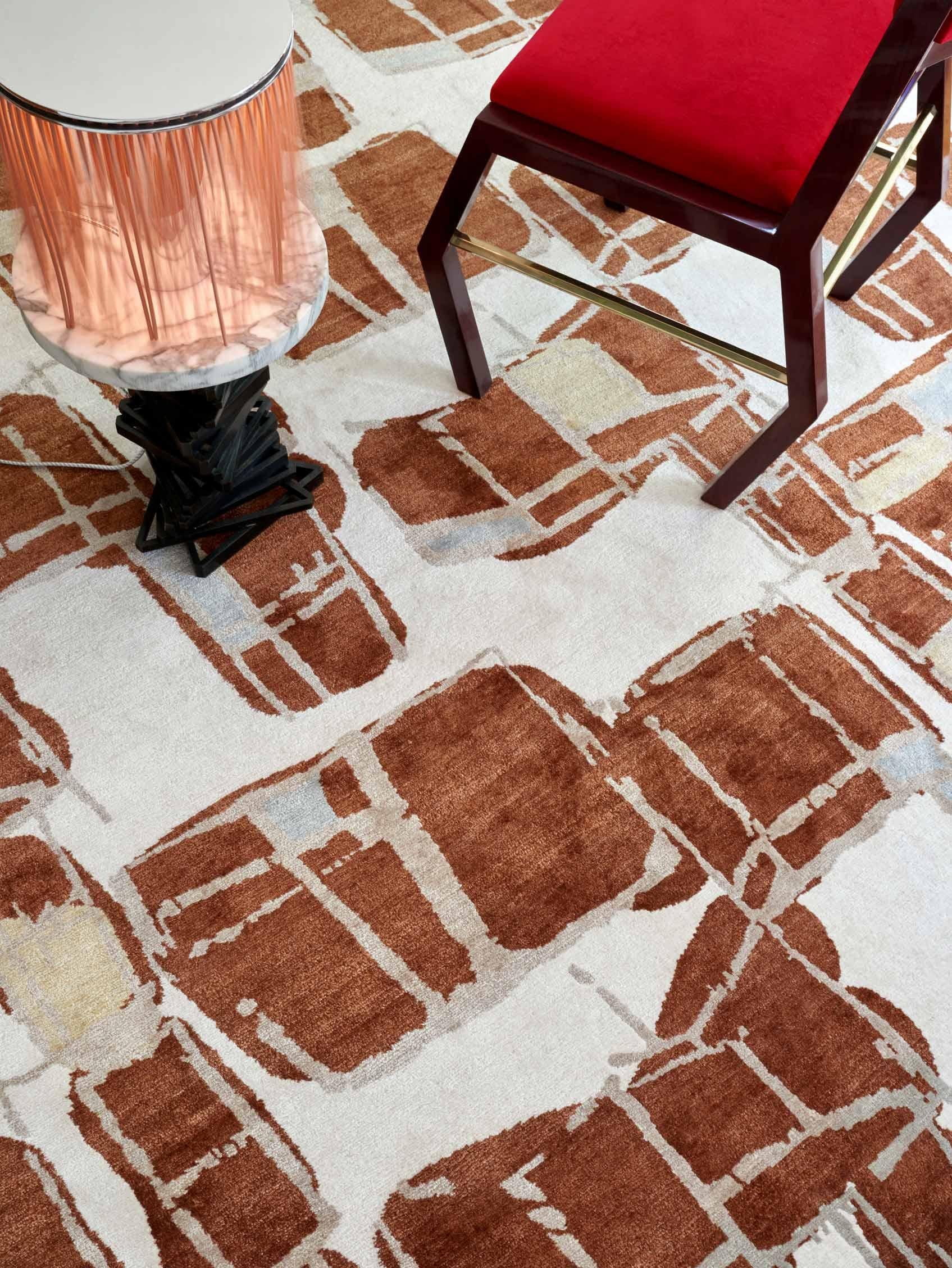 Muster des Teppichs: Quotidiana - Gebrannte Siena
MATERIAL: 70% Matkaseide / 30% Neuseeländische Wolle
Qualität: Tibetisches Kreuzgeflecht, handgewebt 
Größe: 9'-0