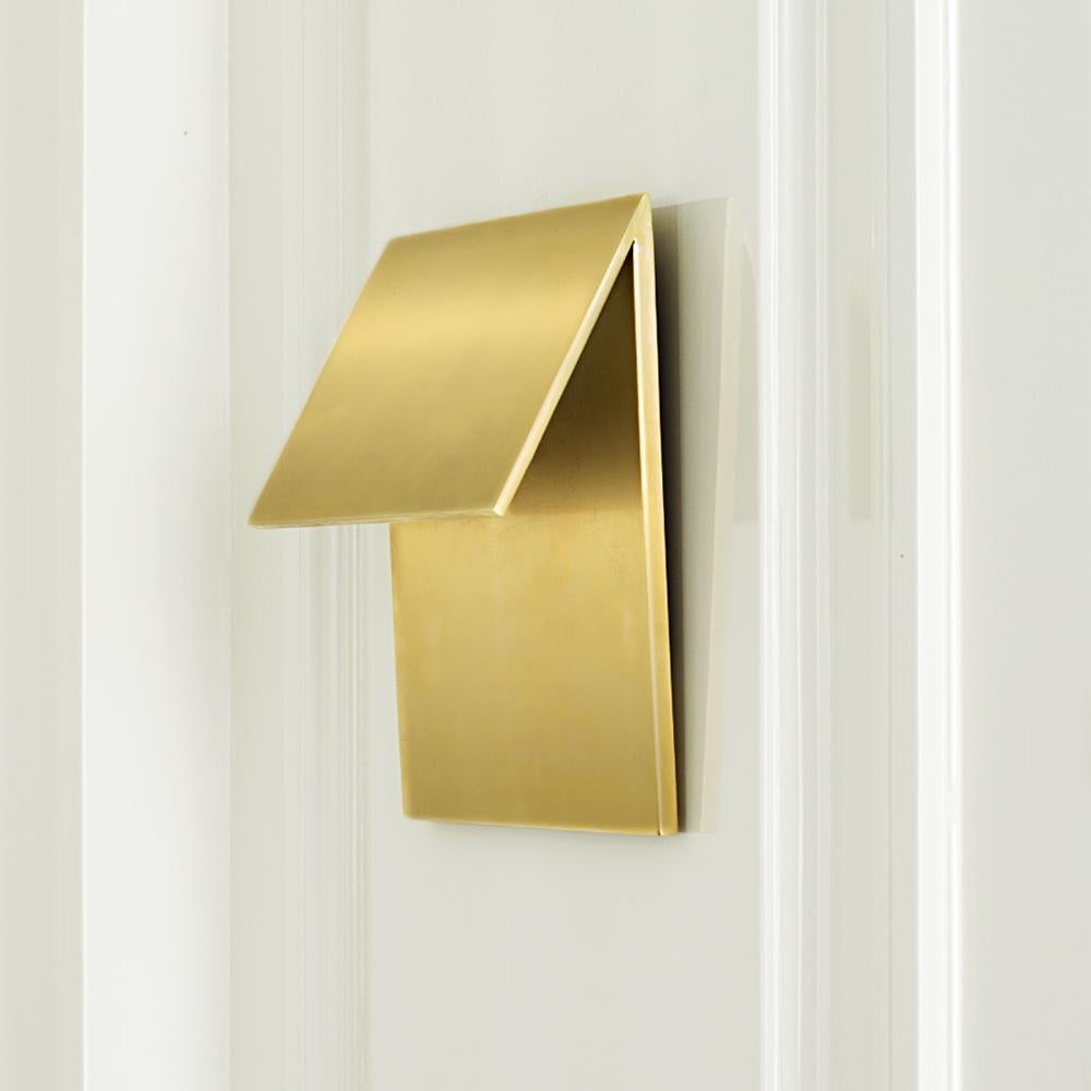 Esker Single Fold Sconce in Burnished Brass by Kelly Wearstler In New Condition In West Hollywood, CA
