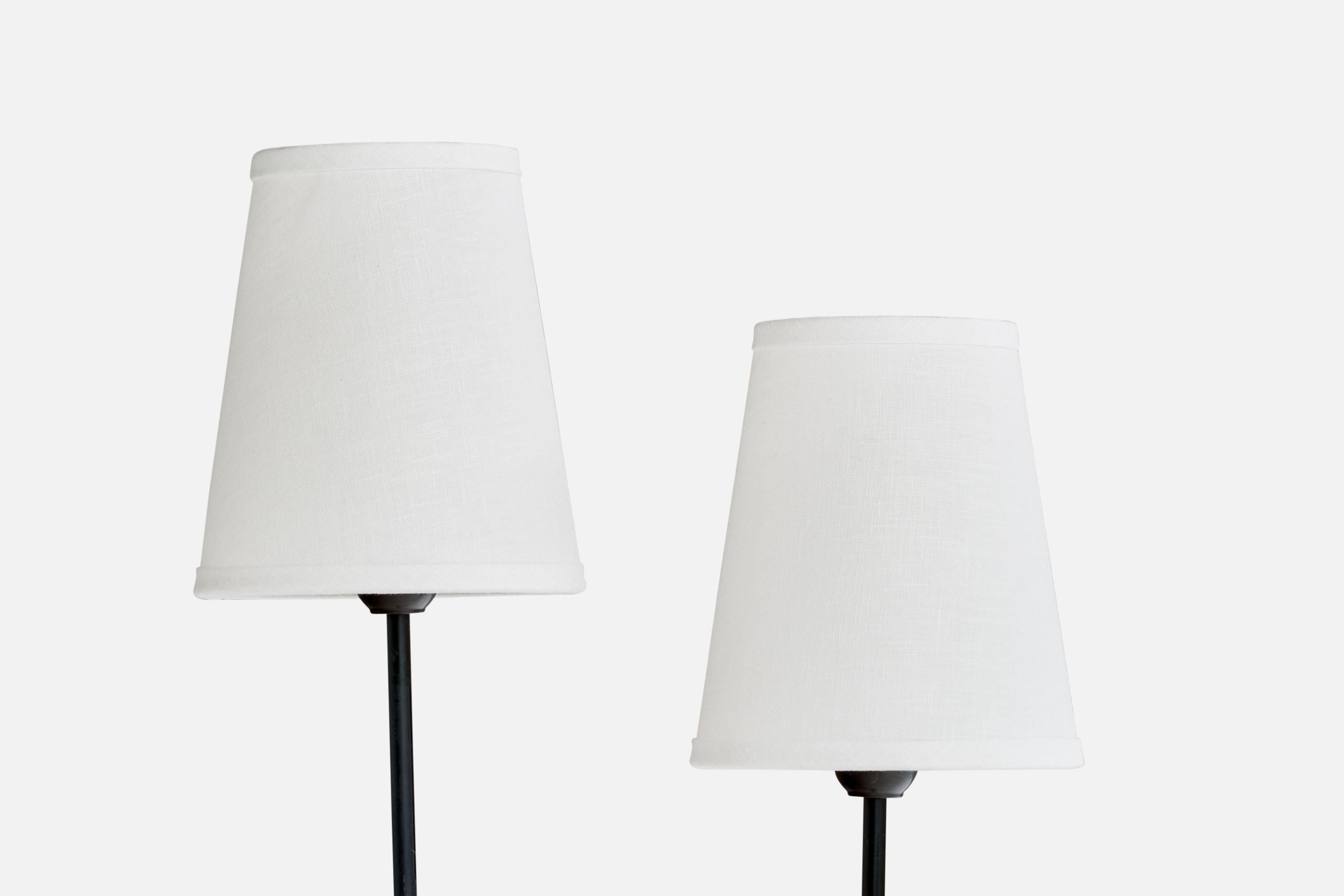 Lampadaire Eskilstuna Elektrofabrik, laiton, métal, tissu, Suède, années 1960 Bon état - En vente à High Point, NC