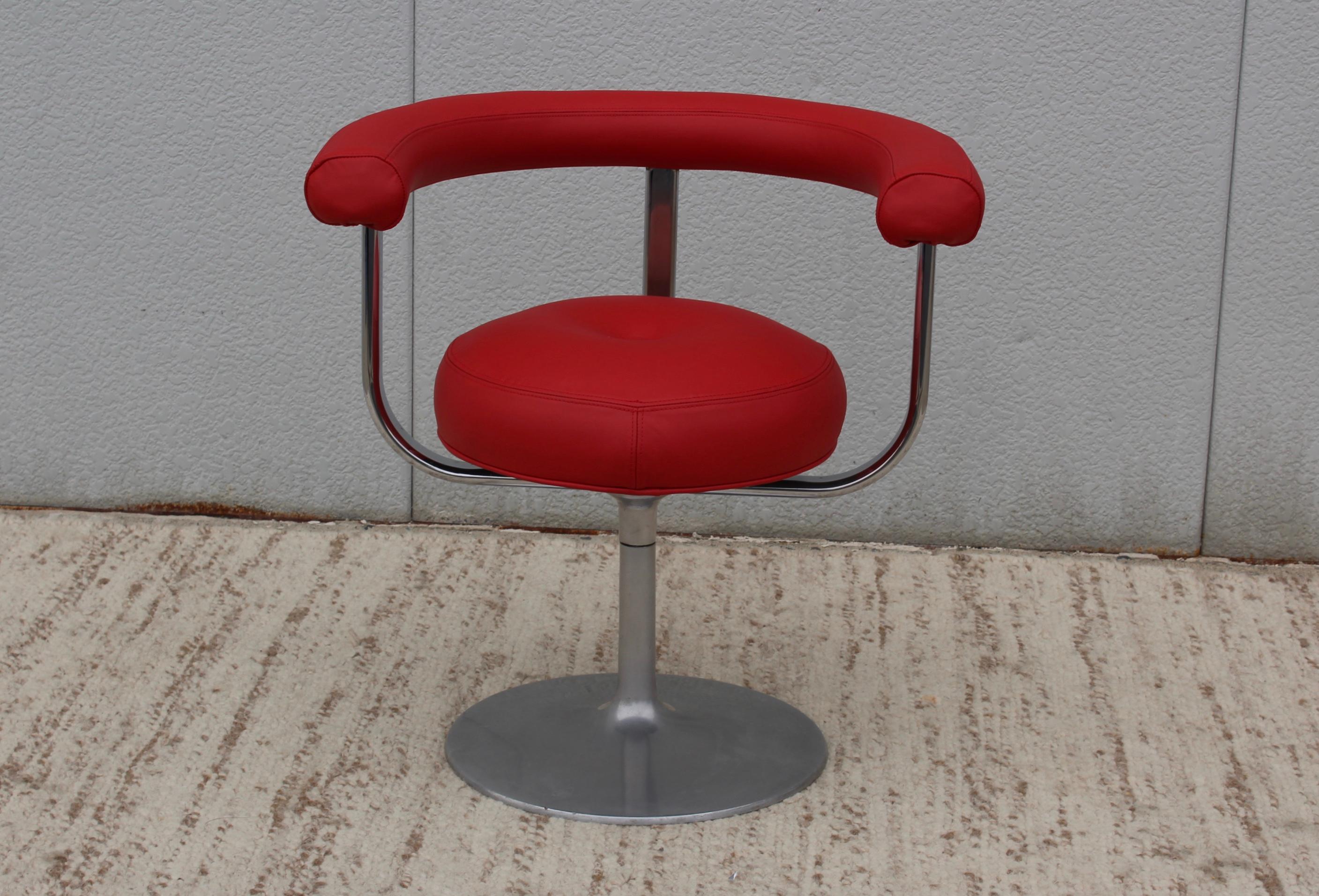 1960s Mid-Century Modern desk leather chair designed by Esko Pajamies for Lepo Finland. In good vintage condition with minor wear and patina to the chrome. Newly reupholstered in red leather.