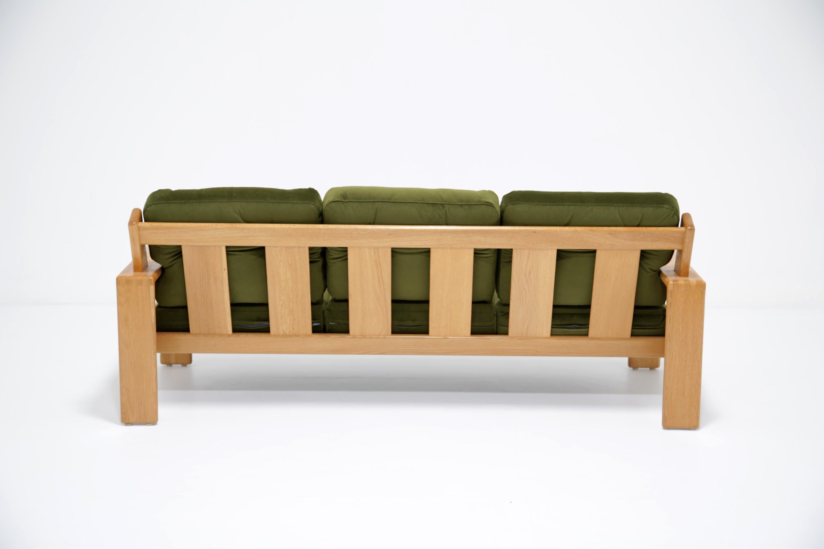 Esko Pajamies Sofá Bonanza de 3 plazas de terciopelo verde y roble by Asko, Finlandia Años 60 en venta 9