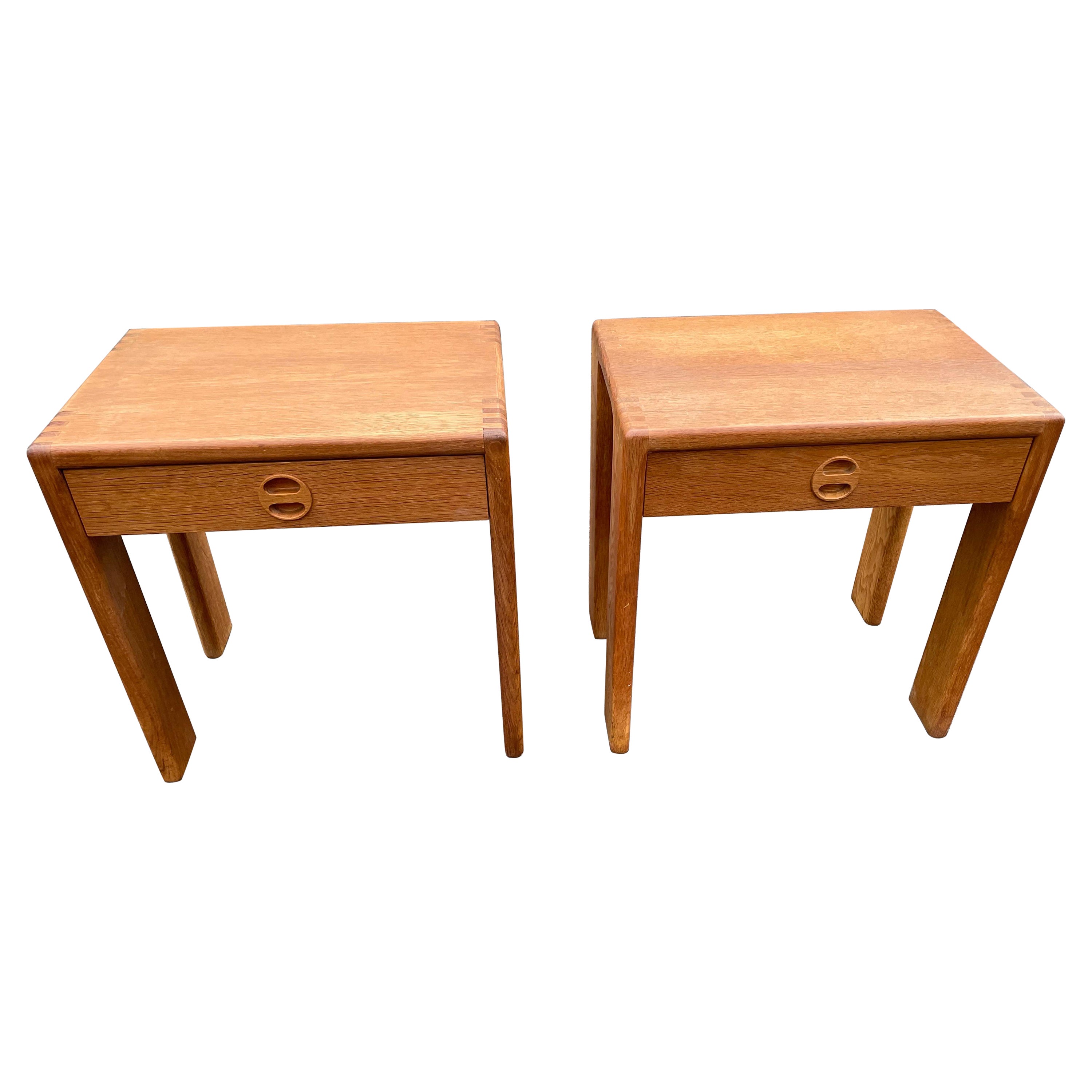 Esko Pajamies Mid-Century modern "brutalism" Nightstands in Oak 1960´s