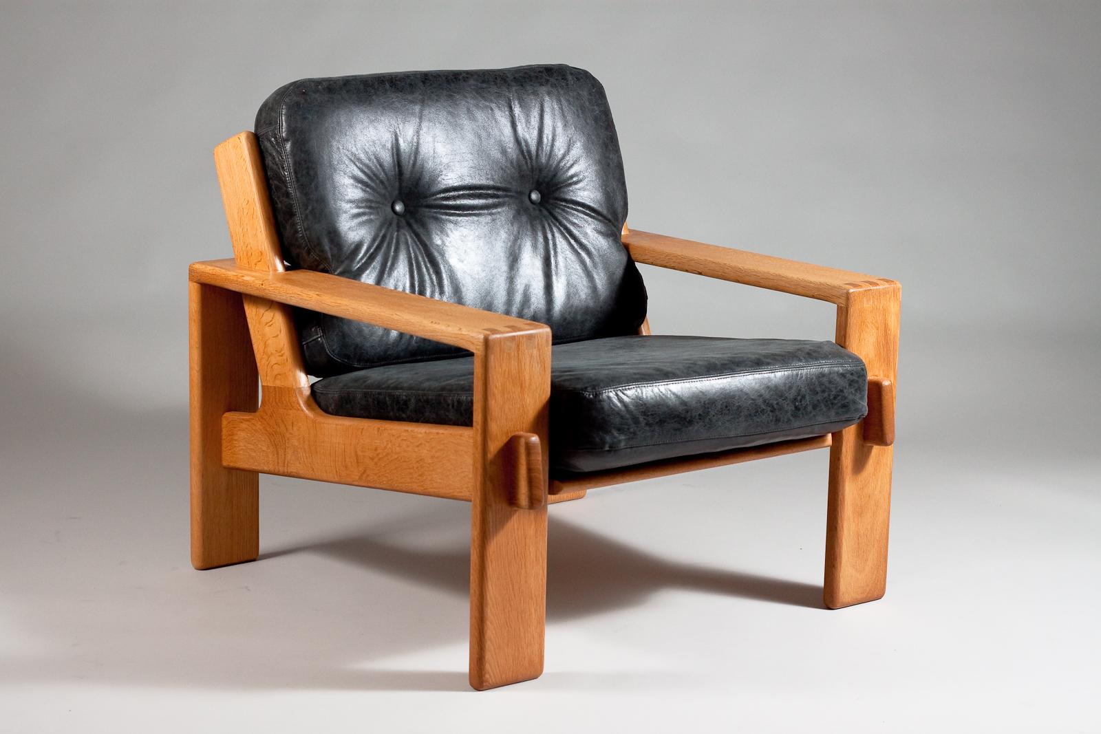 Finnish Esko Pajamies, pair of 1960's Bonanza oak wood lounge chairs