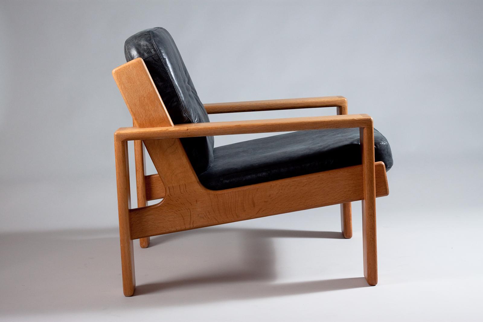 Esko Pajamies, pair of 1960's Bonanza oak wood lounge chairs 1
