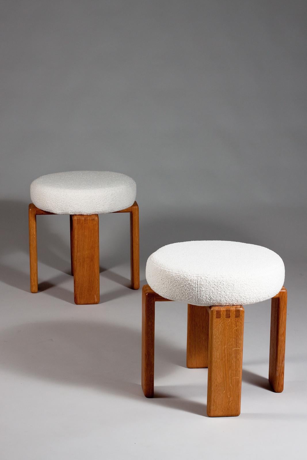 Esko Pajamies, pair of 1960's Panderosa upholstered oak stools In Good Condition In Turku, Varsinais-Suomi