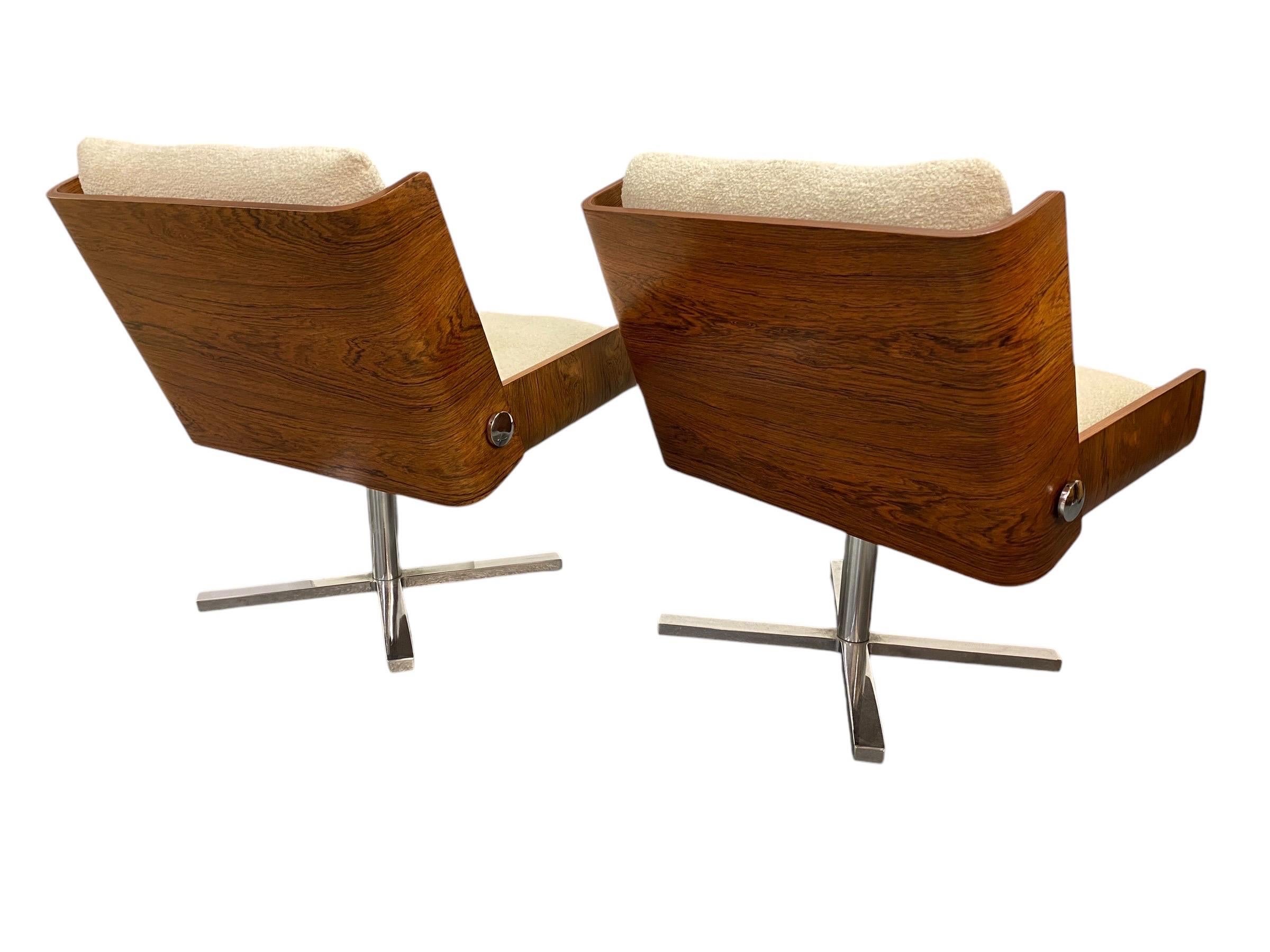 Esko Pajamies, Pair of Lounge Chairs & Coffee Table, Rosewood and Chrome 1960s For Sale 4