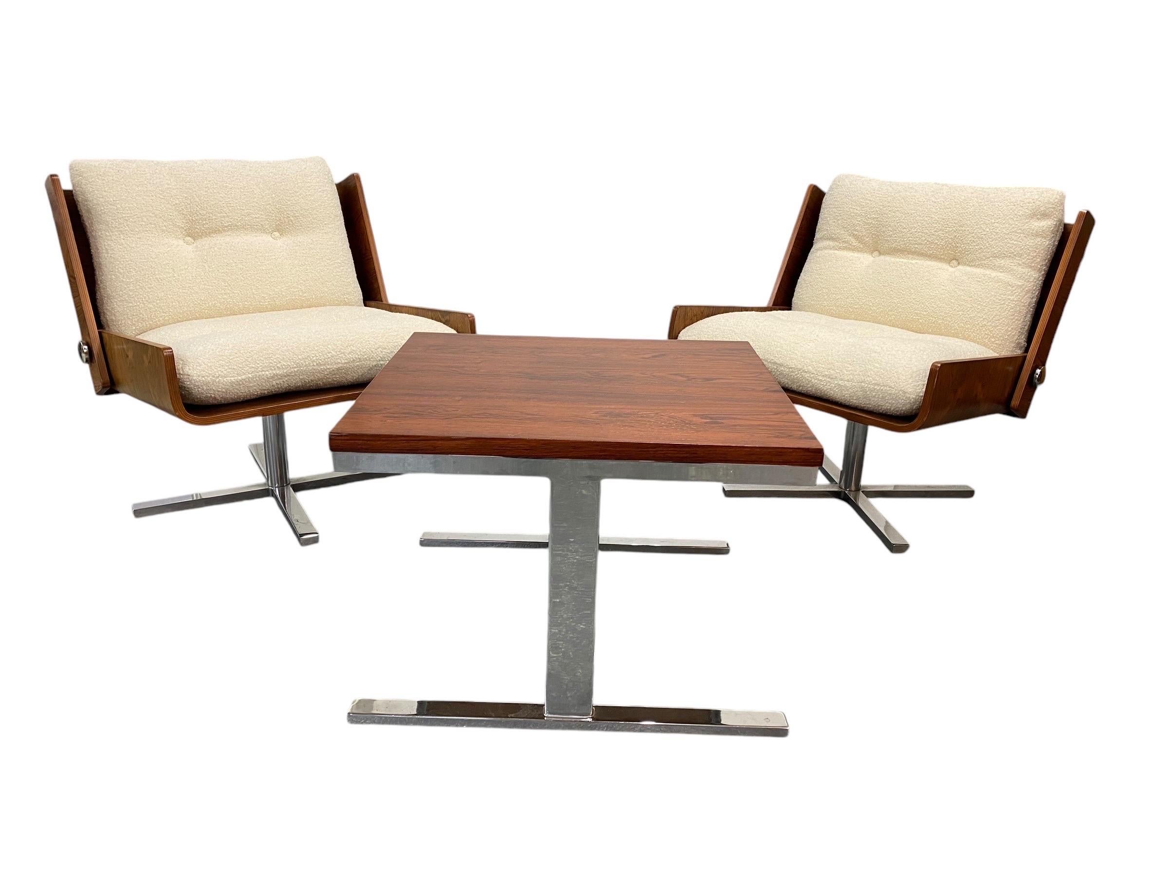Finnish Esko Pajamies, Pair of Lounge Chairs & Coffee Table, Rosewood and Chrome 1960s For Sale