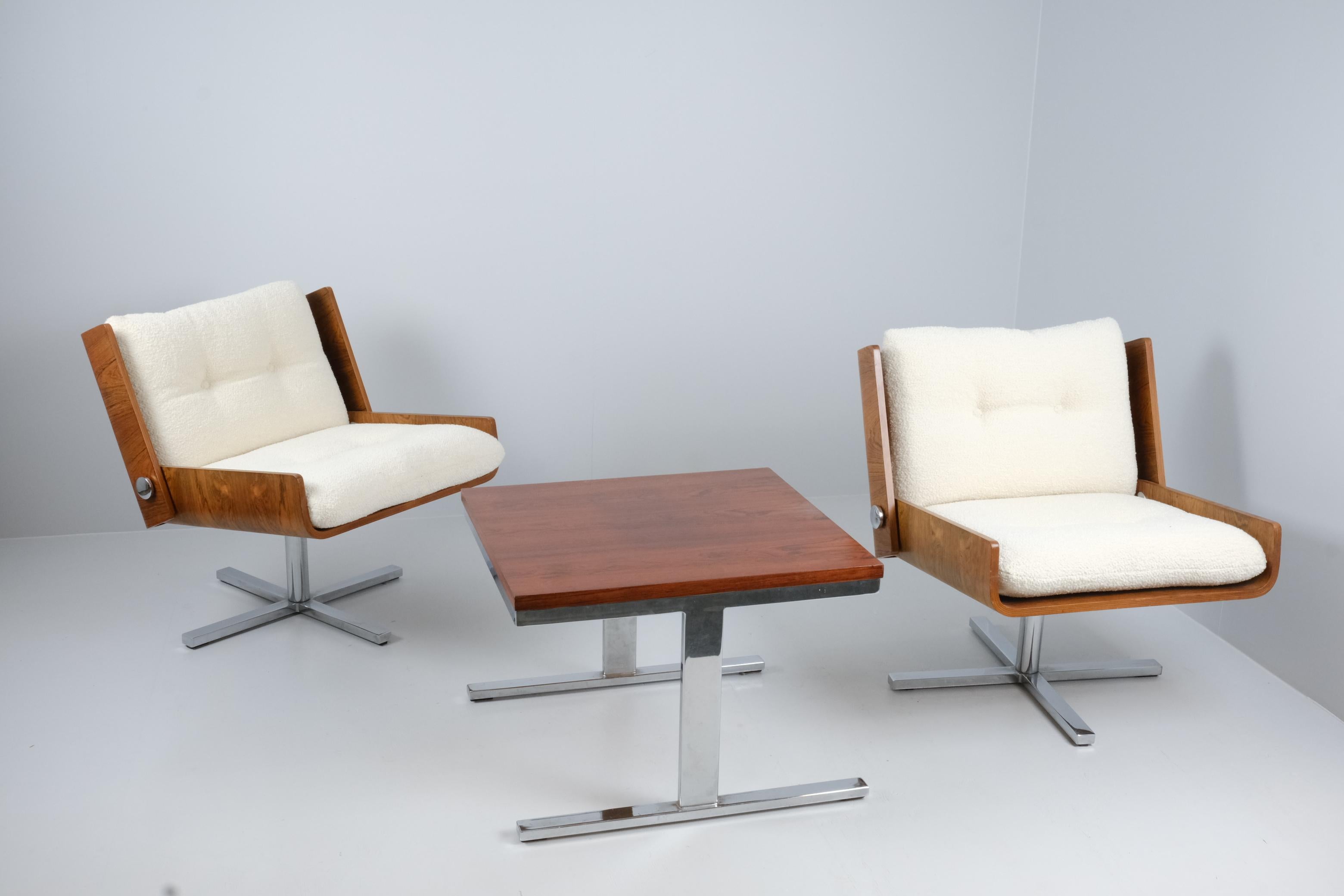 Paire de chaises longues et table basses Esko Pajamies, bois de rose et chrome des années 1960 en vente 1