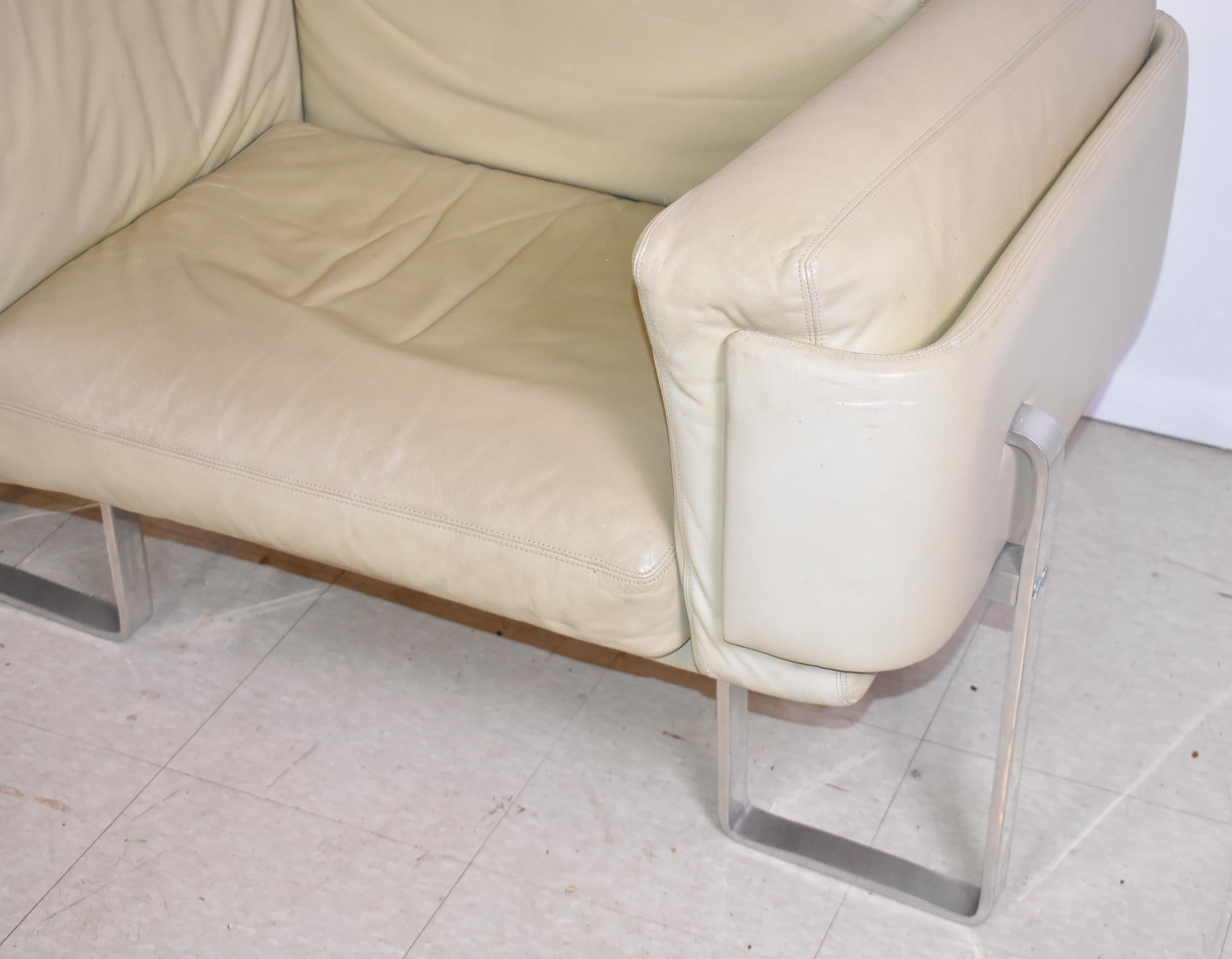 Esko Pajamies Polar Collection Lounge Chairs In Good Condition For Sale In Toledo, OH