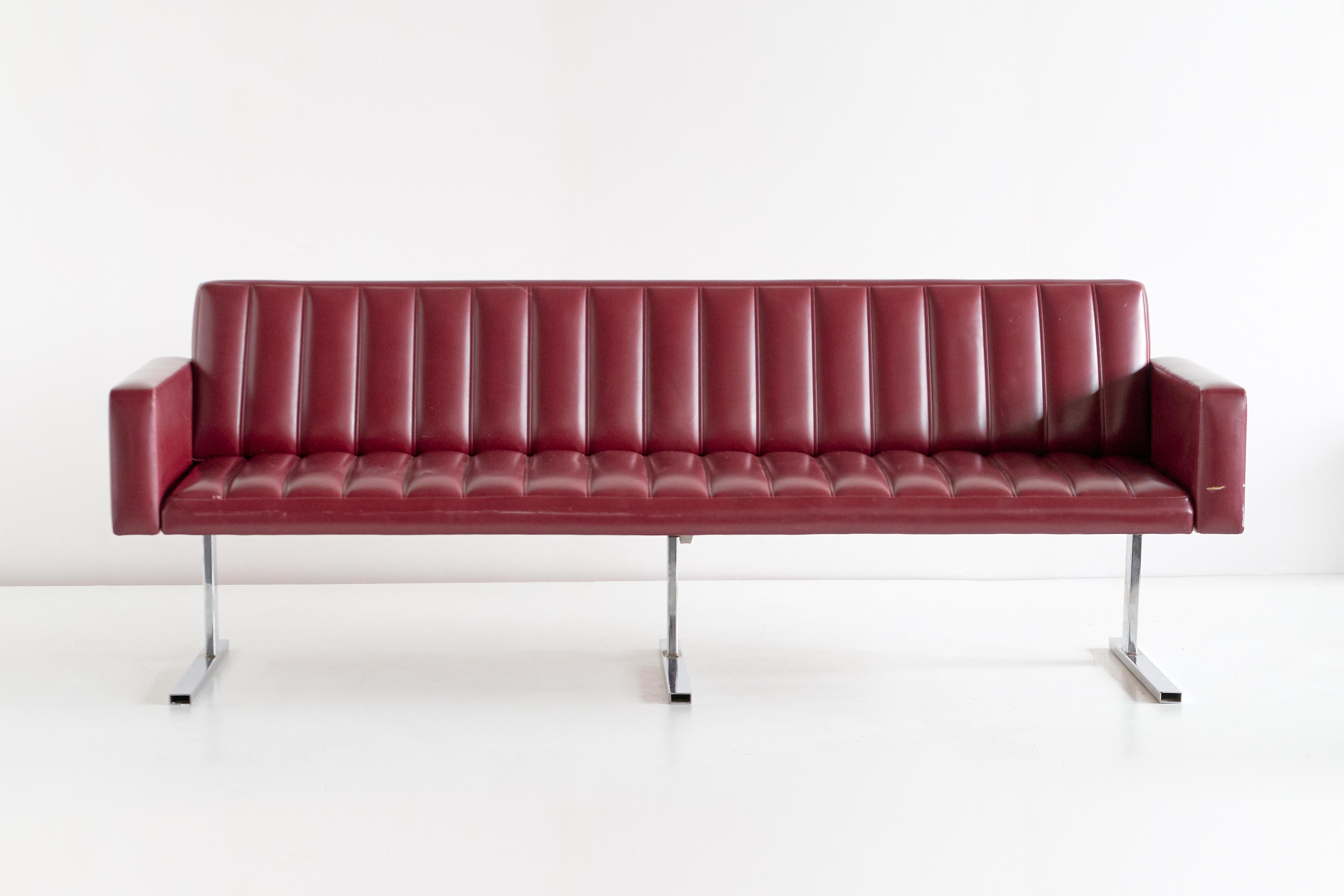 Scandinavian Modern Esko Pajamies Three-Seat Cantilevered Sofa, Merva, Finland, 1960s For Sale