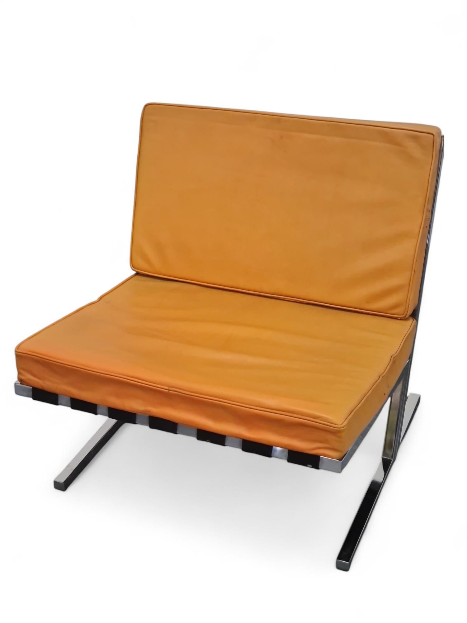 Esko Pajamies & Toivo Korhonen, Pair of Lounge Chairs in Leather and Steel 1960s In Good Condition For Sale In Helsinki, FI