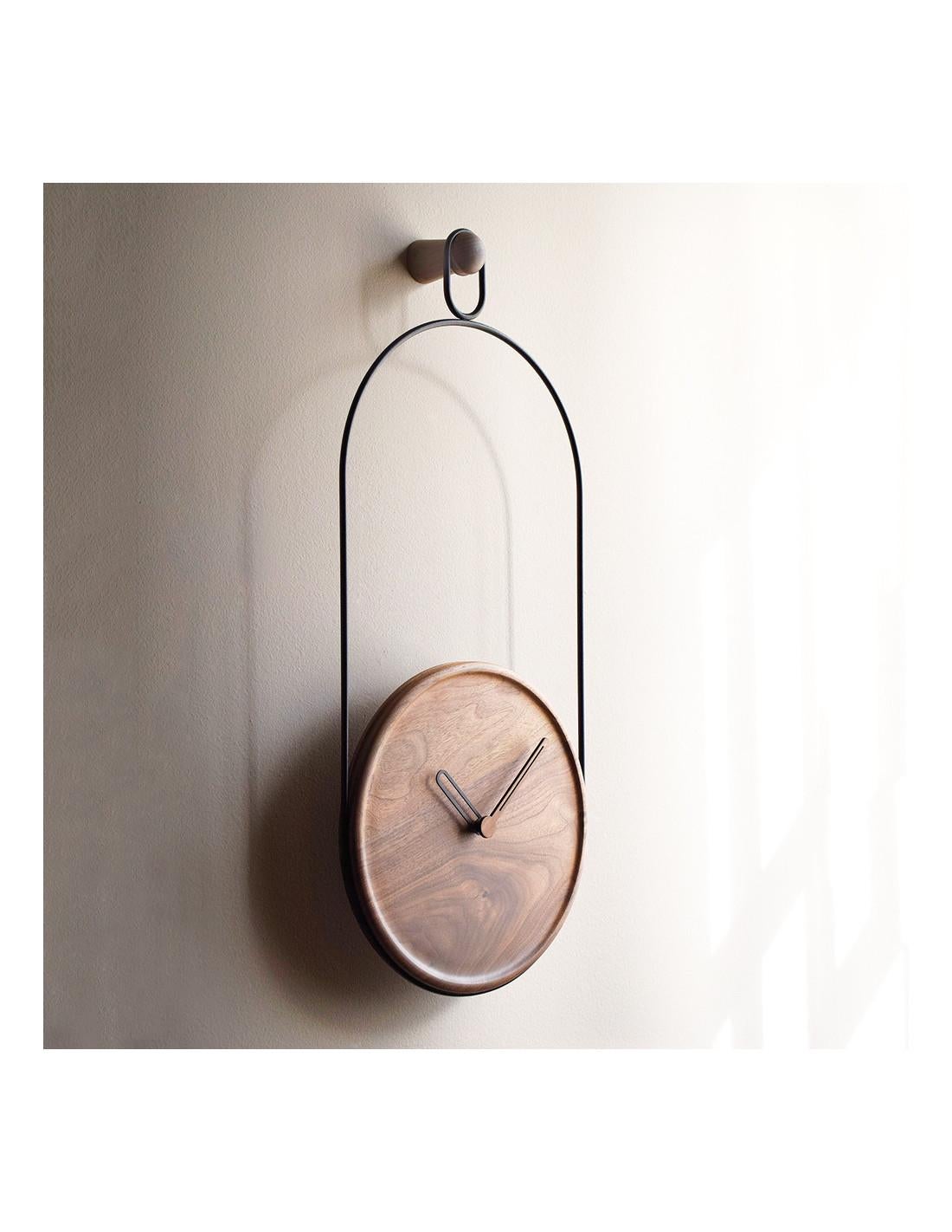 Modern Eslabón Walnut Wall Clock For Sale