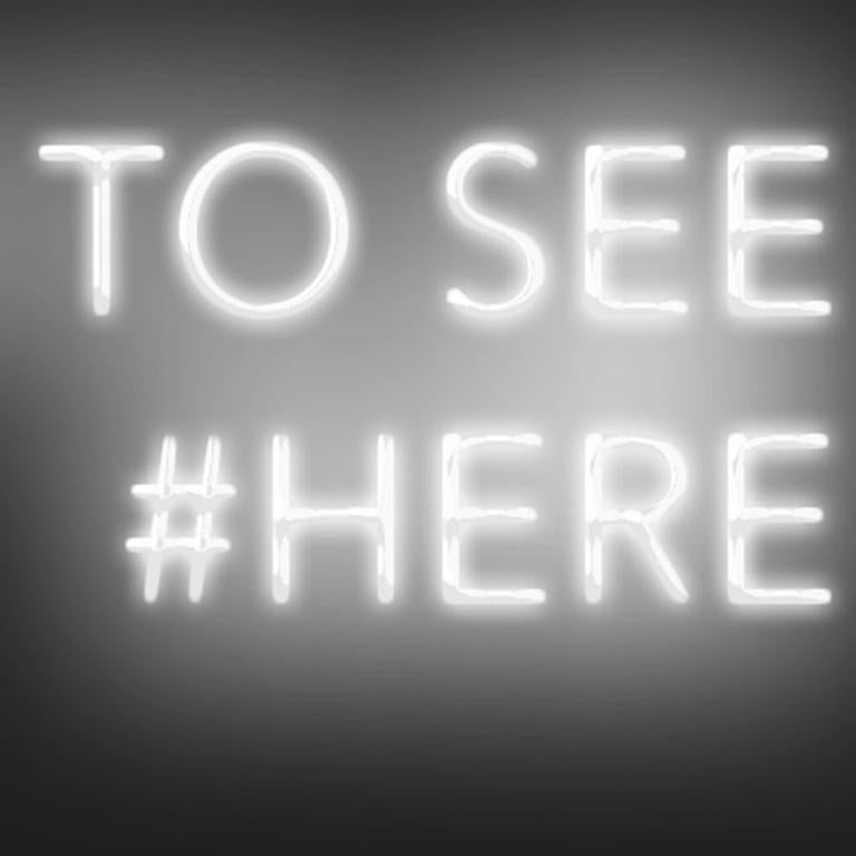 ESMERALDA KOSMATOPOULOS
SOMEW#HERE #2, 2016
Neón, transformador
41 x 157 cm (16 x 62 pulg.)
Edición 1 de 3

SOMEW#HERE es un conjunto de obras de neón que invitan al espectador a revisar el significado de la palabra 