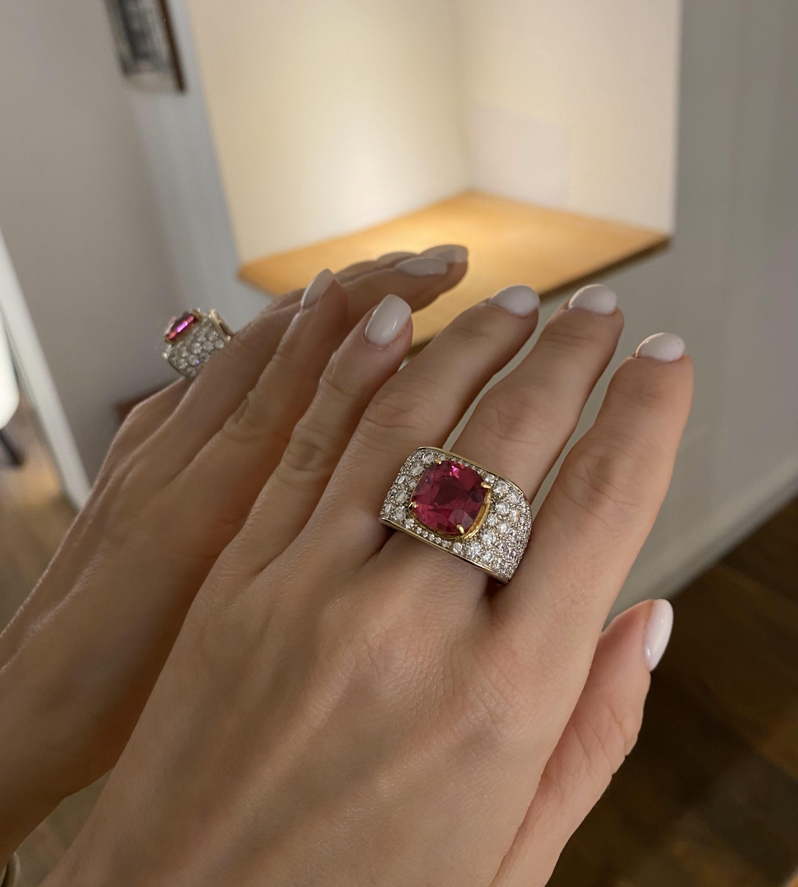 Scavia Pavé de diamants rubellites à taille facettée et brillant coussin Neuf - En vente à Rome, IT