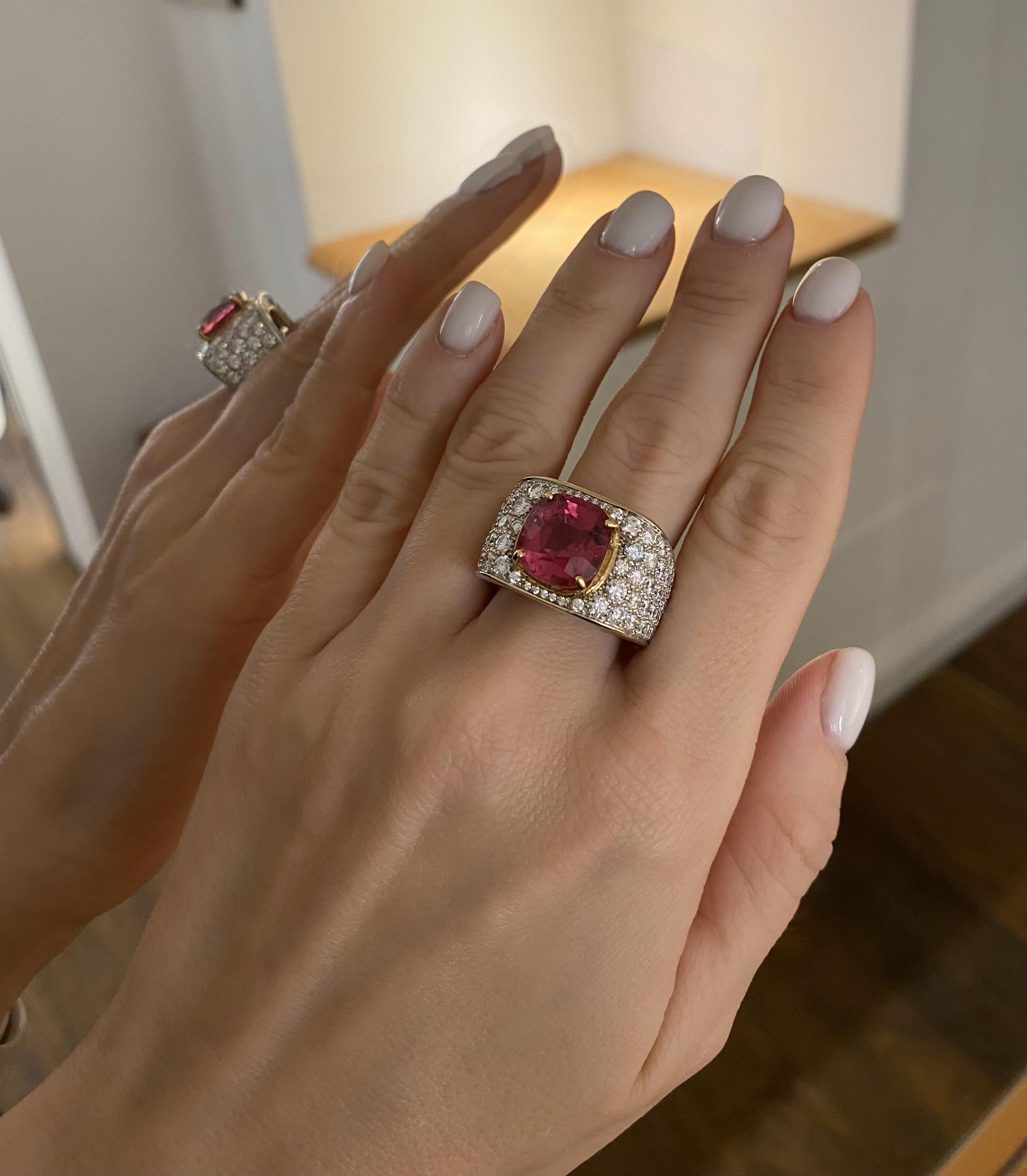 Contemporain Scavia Pavé de diamants rubellites à taille facettée et brillant coussin en vente