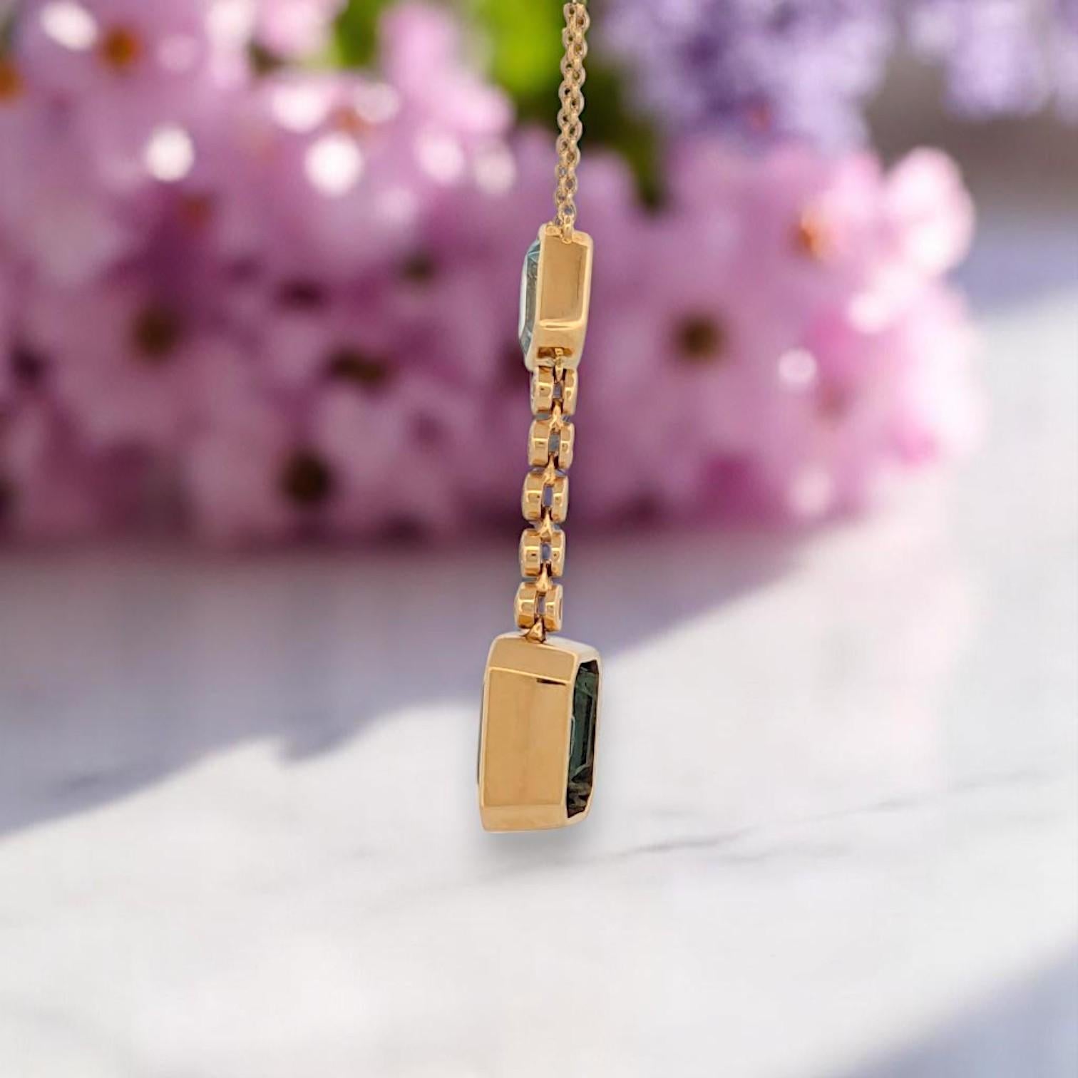Collier Esmeralda, or jaune 18 carats avec topaze bleue de 2,05 carats Pour femmes en vente
