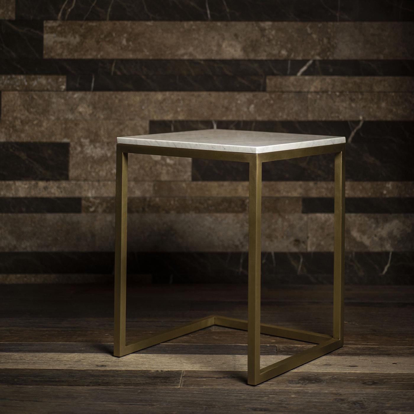 Esopo Brass and White Marble Side Table by Antonio Saporito In New Condition For Sale In Milan, IT