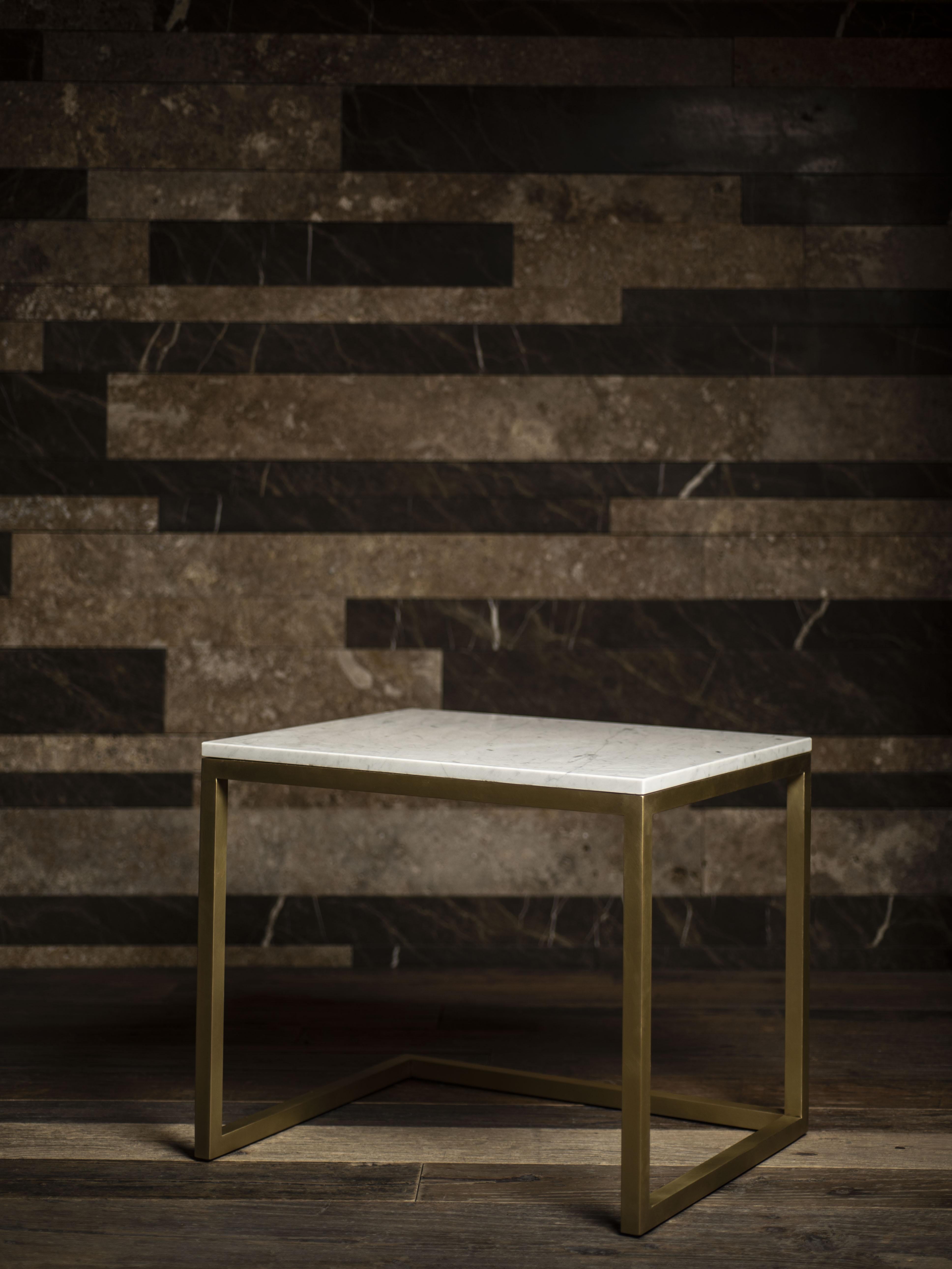 Esopo Modern Handmade Brass Coffee Table with White Carrara Marble Top im Zustand „Hervorragend“ im Angebot in Sesto Fiorentino, IT