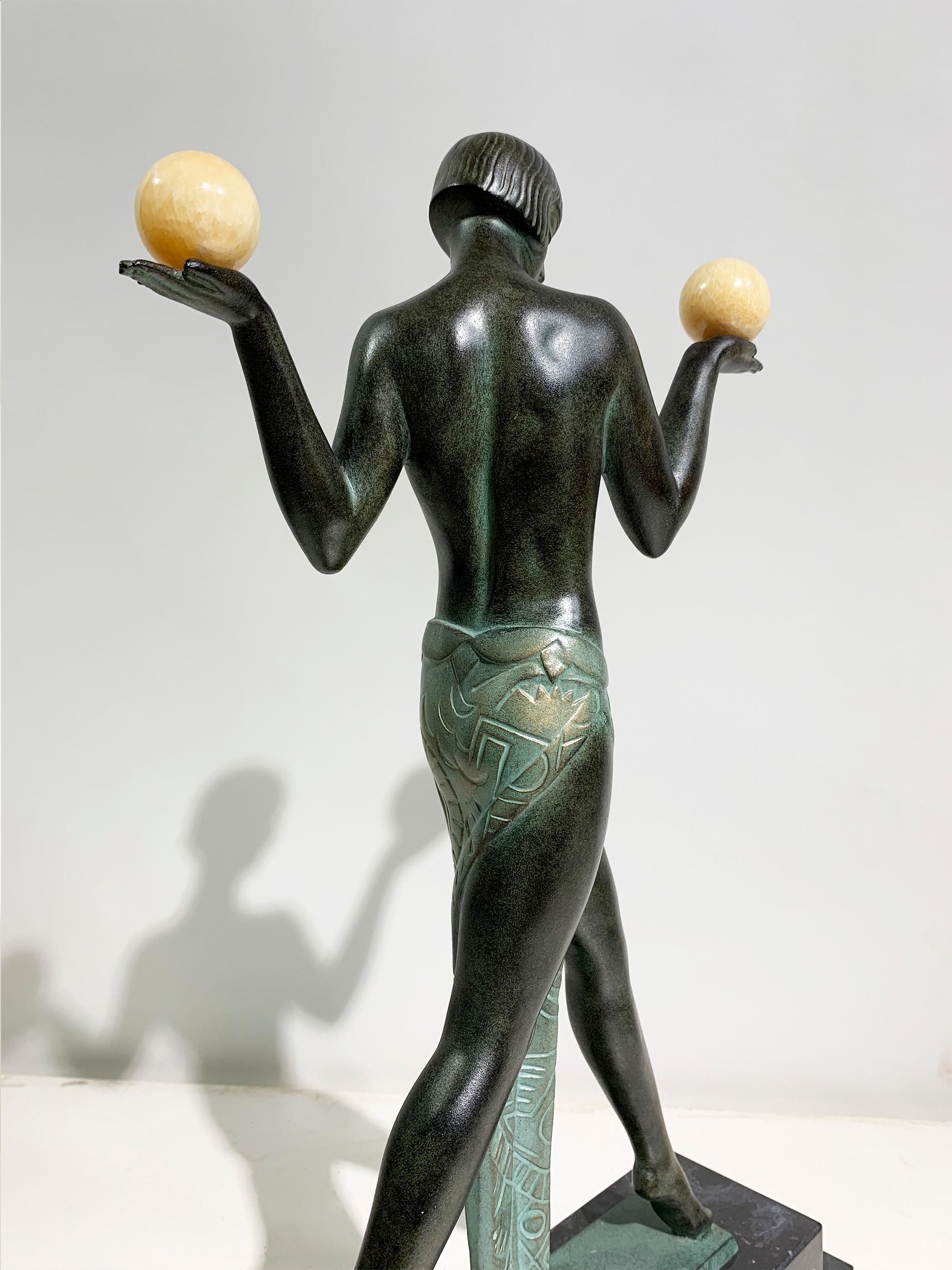 Sculpture de danseuse Espana Aux Boules de Raymonde Guerbe pour Max Le Verrier, signée en vente 2