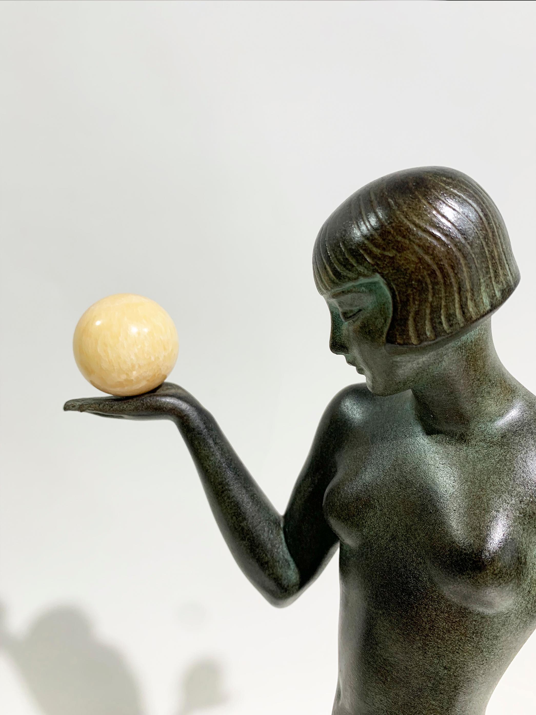 20ième siècle Sculpture de danseuse Espana Aux Boules de Raymonde Guerbe pour Max Le Verrier, signée en vente