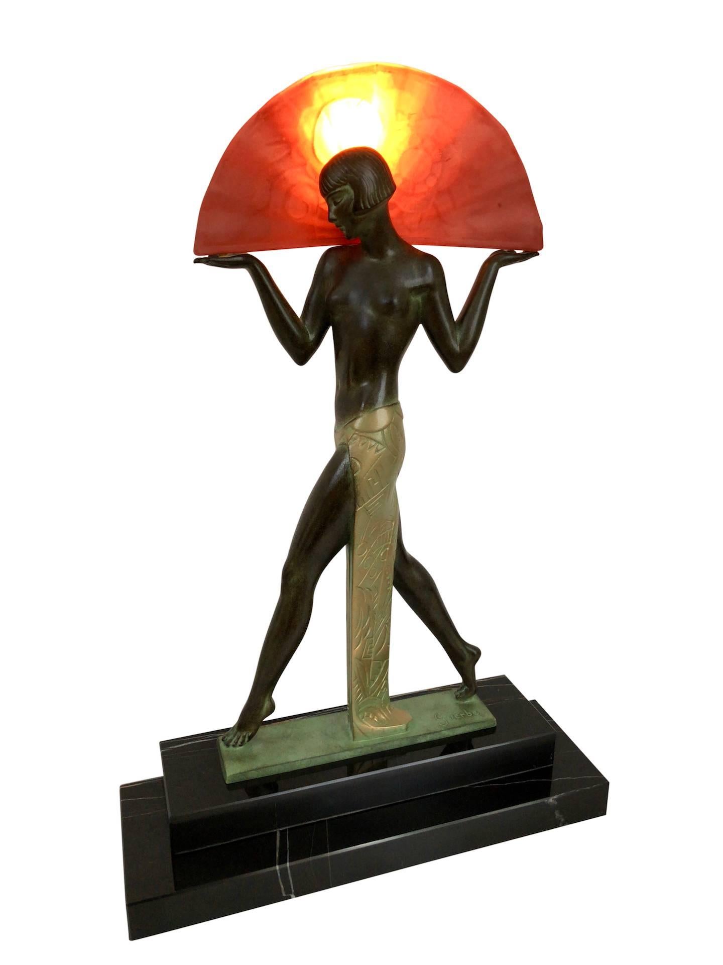 Lampe d'une danseuse espagnole sculptée par Raymonde Guerbe pour Max Le Verrier Bon état - En vente à Ulm, DE